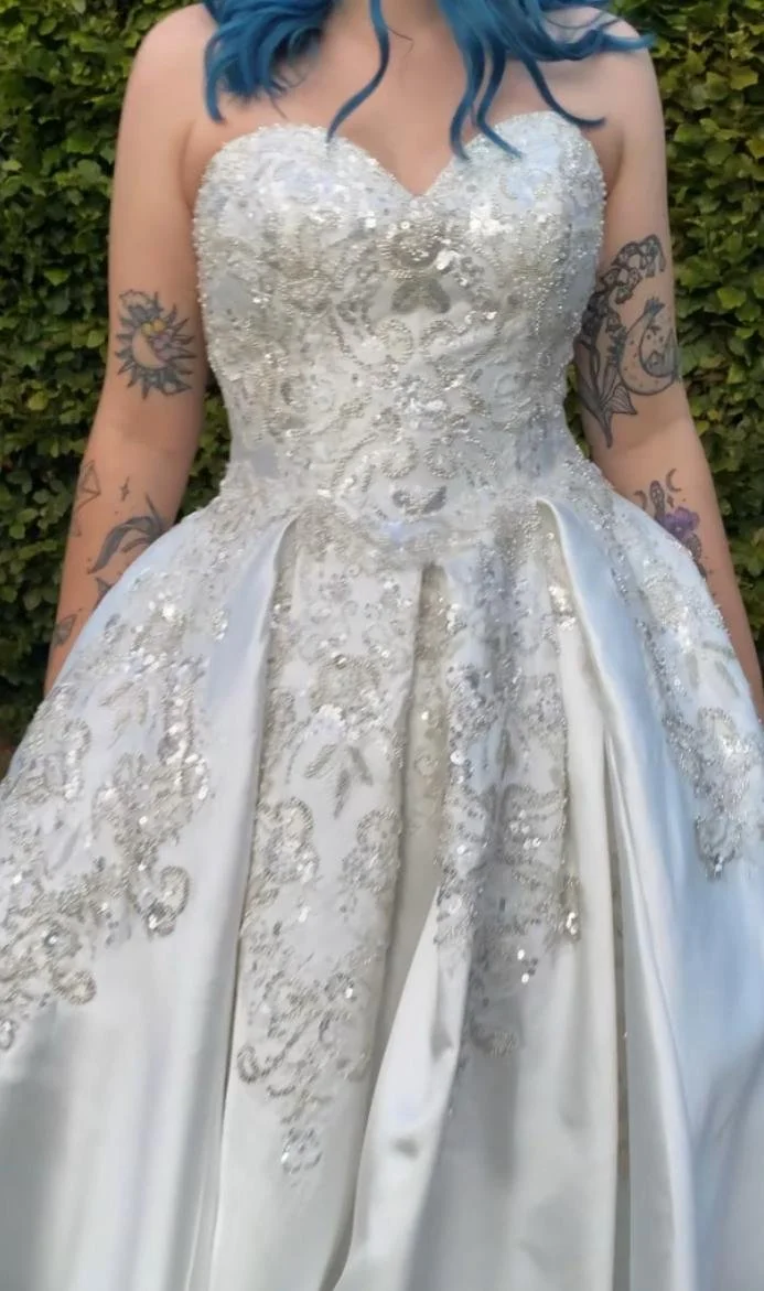 Sasha £1499 available in 254 colours