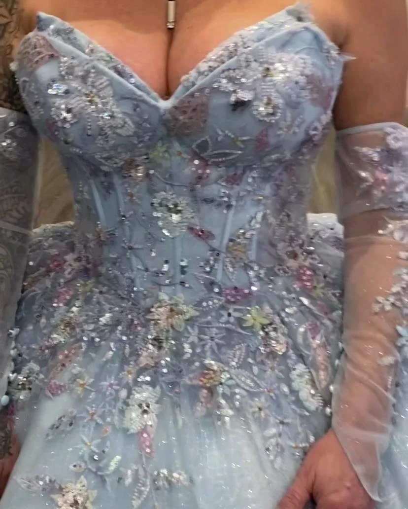 Cindy £2499 available in 254 colours