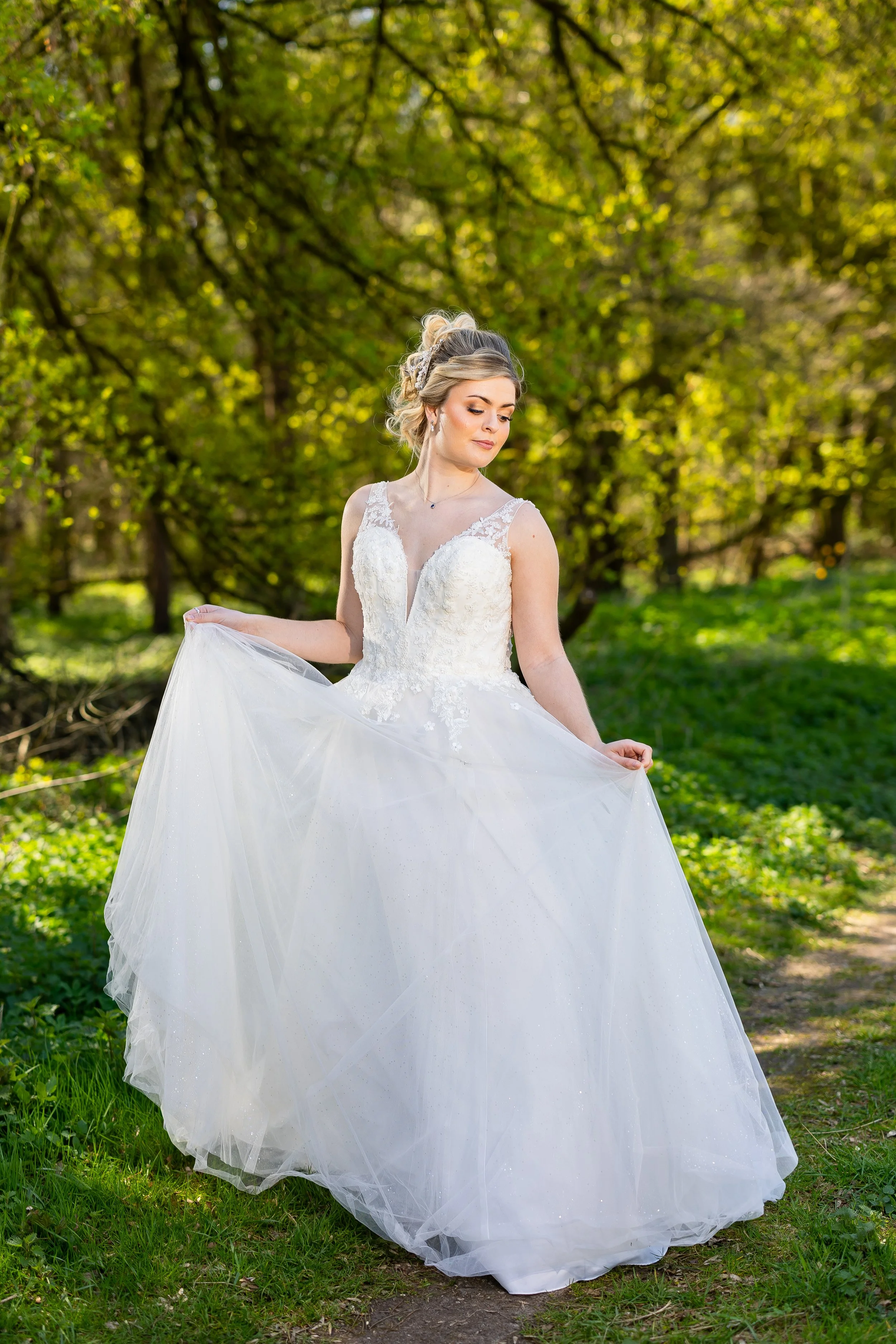 Samantha size 14 £799
Free Alterations & /Accessories of £159