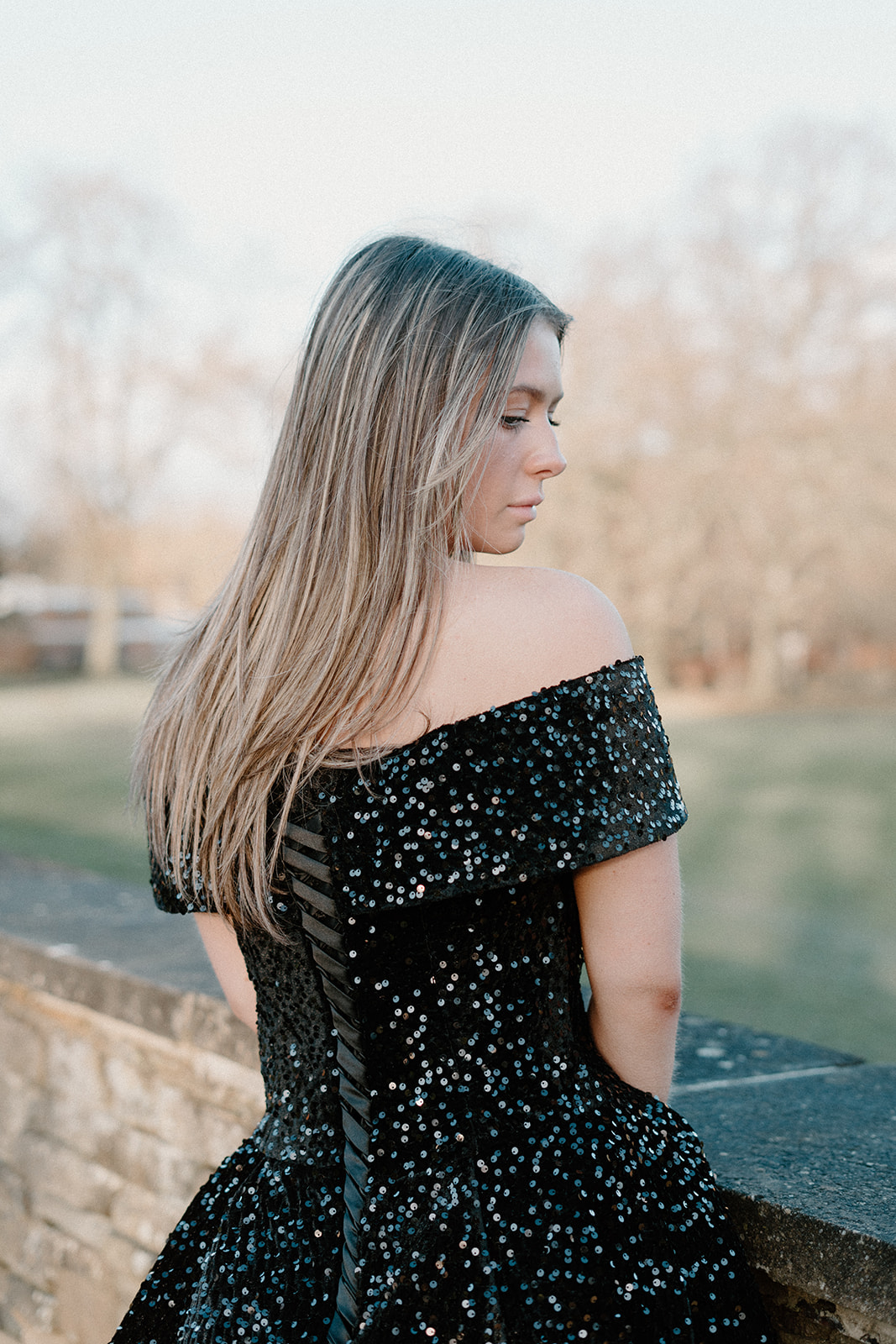 amonzite close black.png