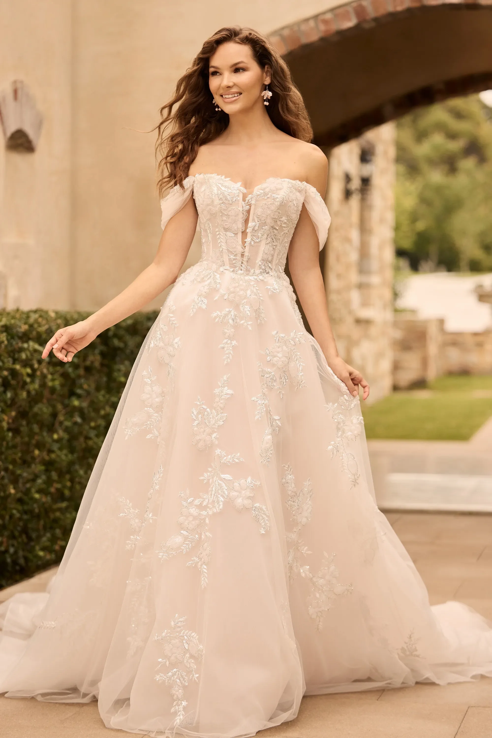 Astrid sizes 6, 26 £1499
Free Alterations & /Accessories of £299