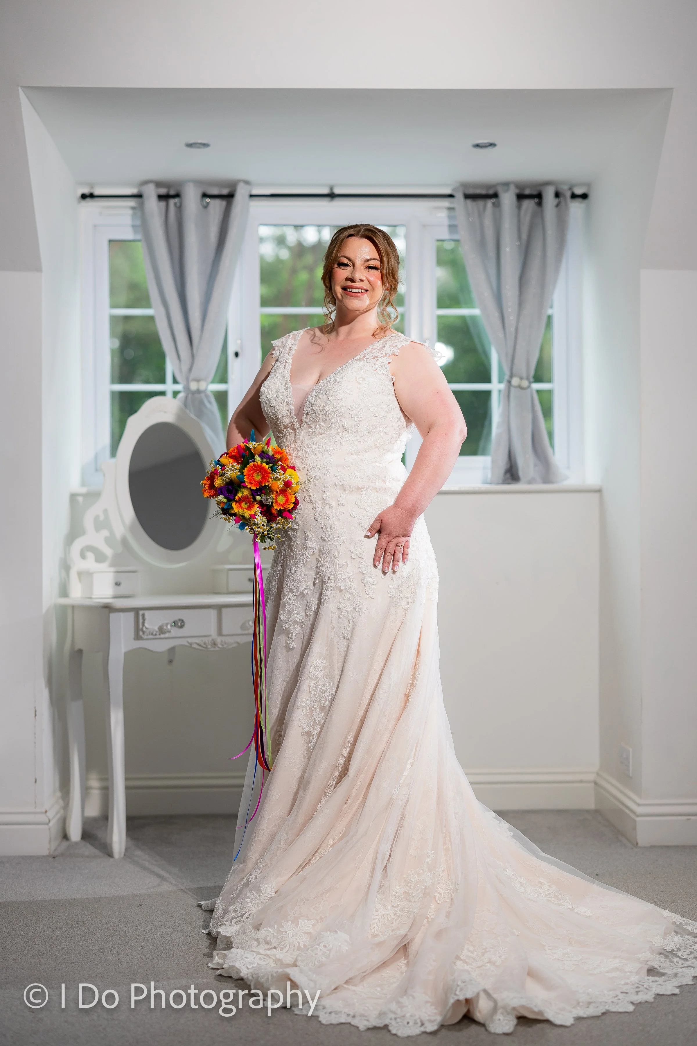 Emmie size 14 £499
Free Alterations & /Accessories of £99