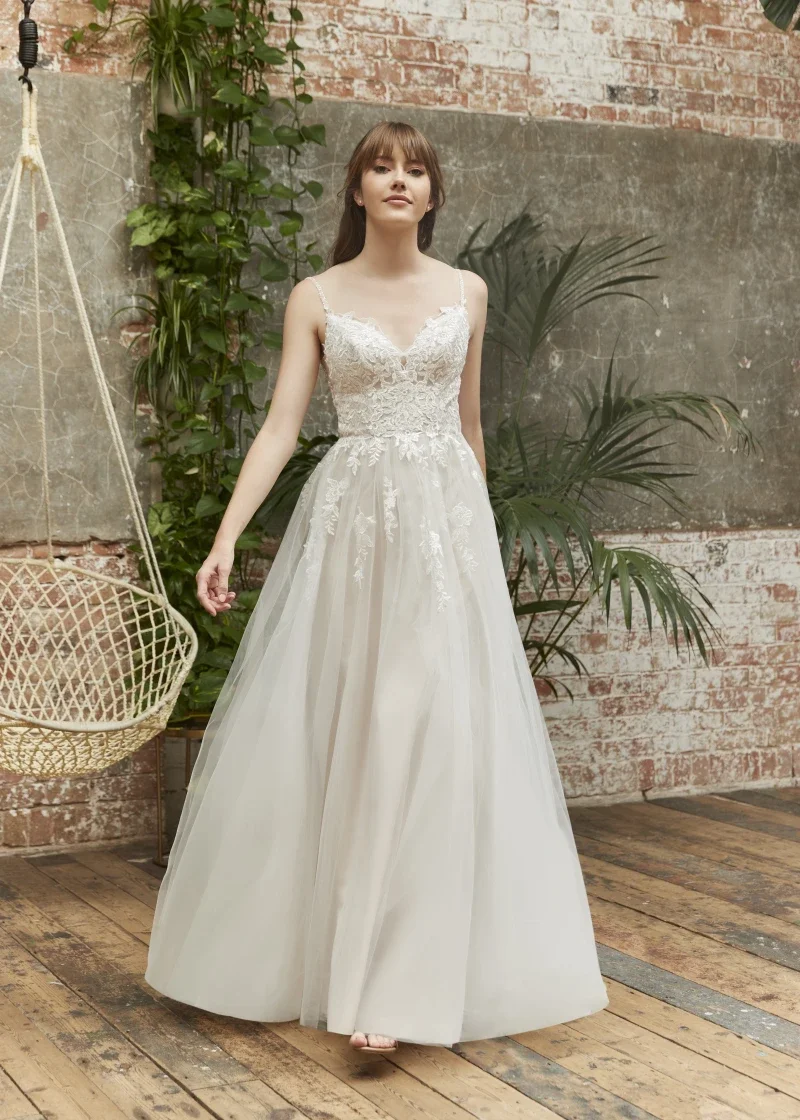 Bali size 10 £999
Free Alterations & /Accessories of £199