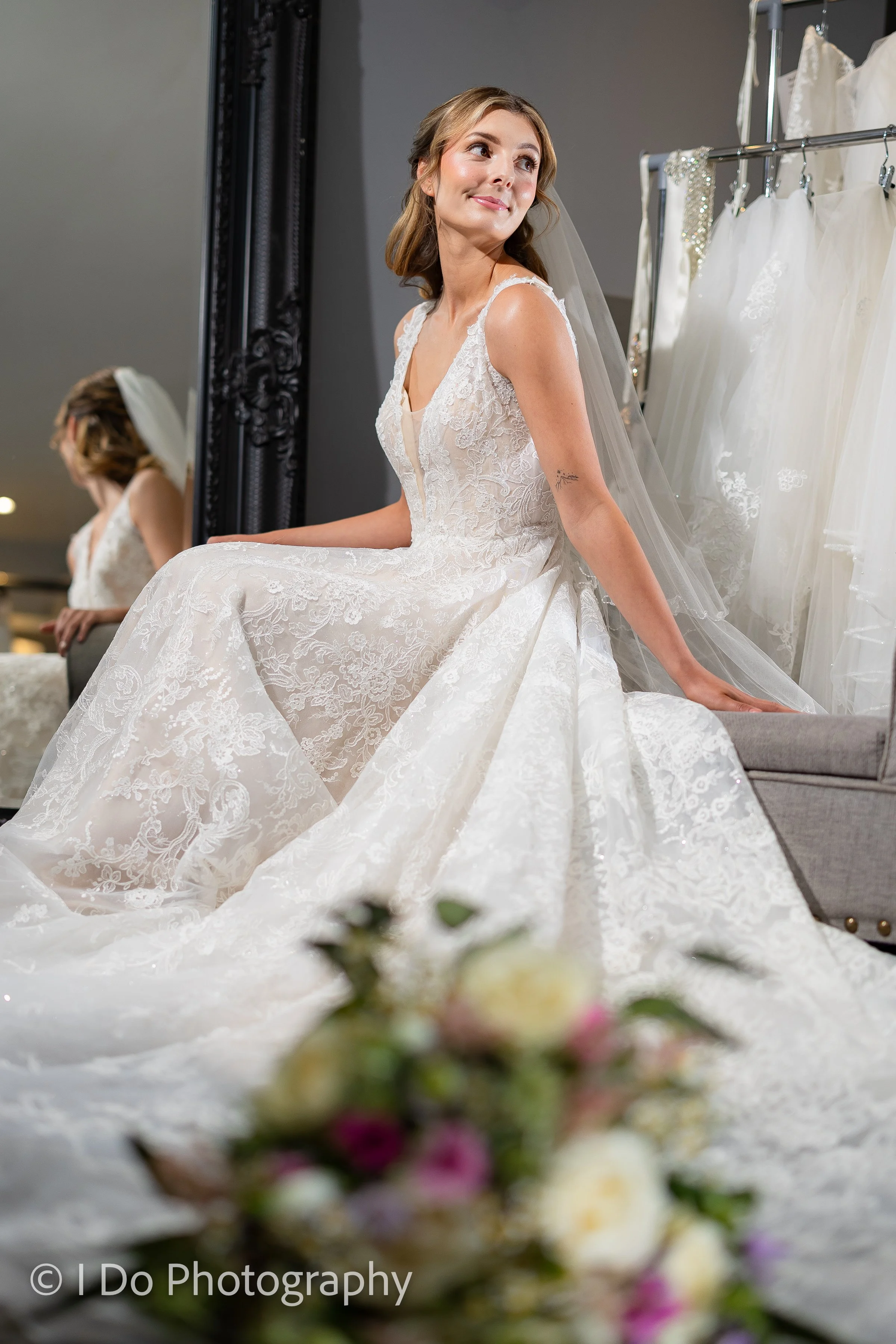 Toni size 6 £899
Free Alterations & /Accessories of £189