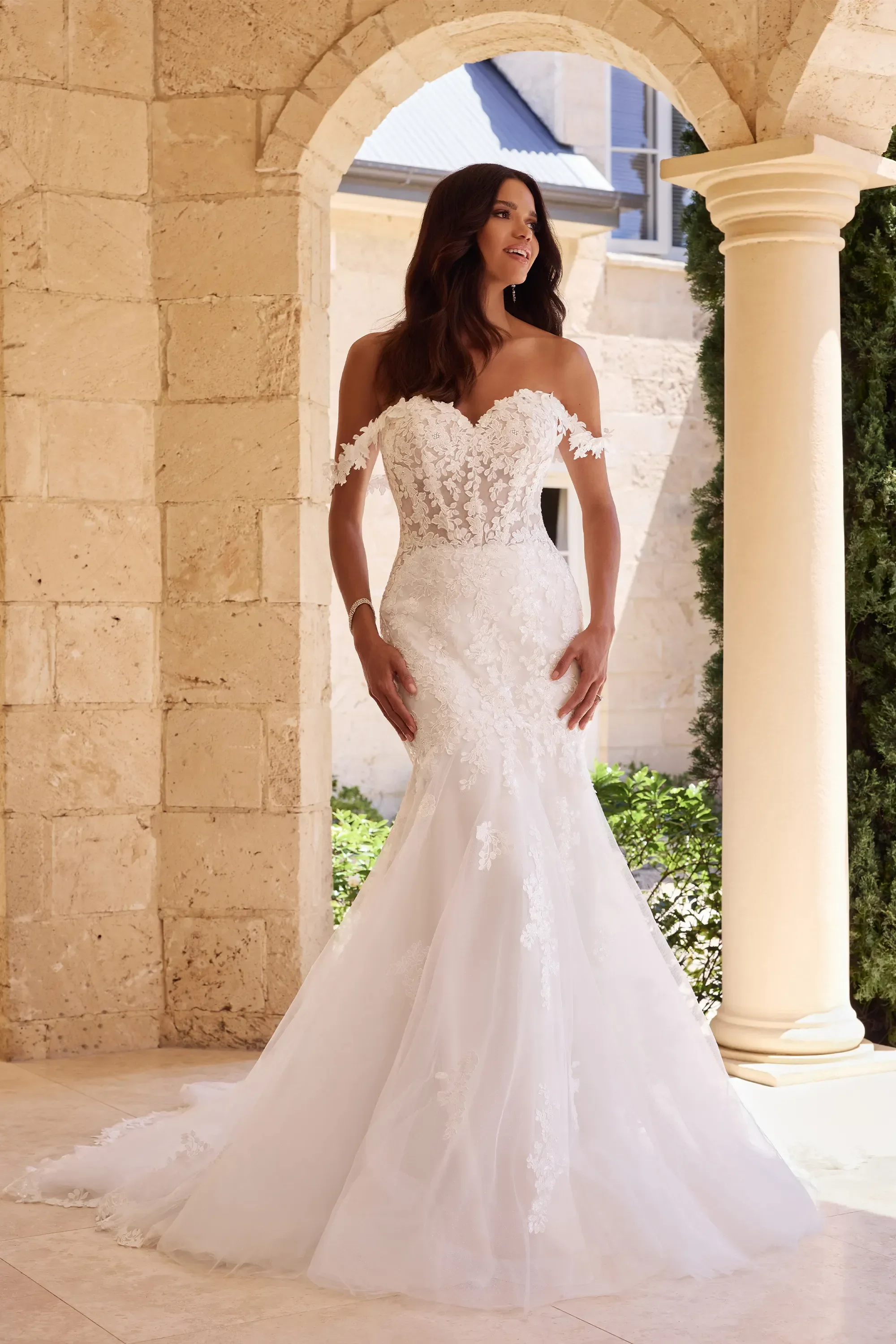 Zahlie size 12 £1699
Free Alterations & /Accessories of £349
