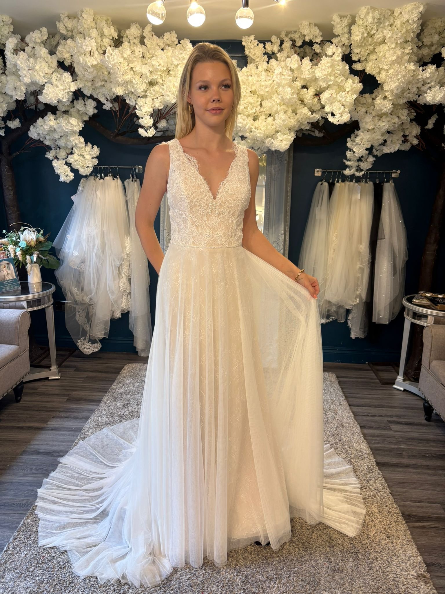 Tampa Size 14 £1499
Free Alterations & Accessories of £299