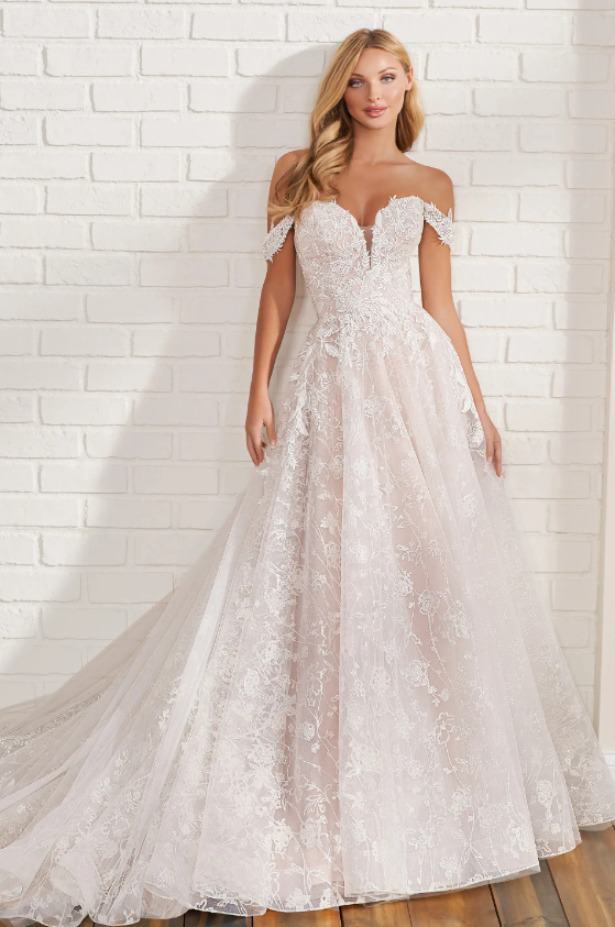 Twinkle size 8 £1199
Free Alterations & /Accessories of £249