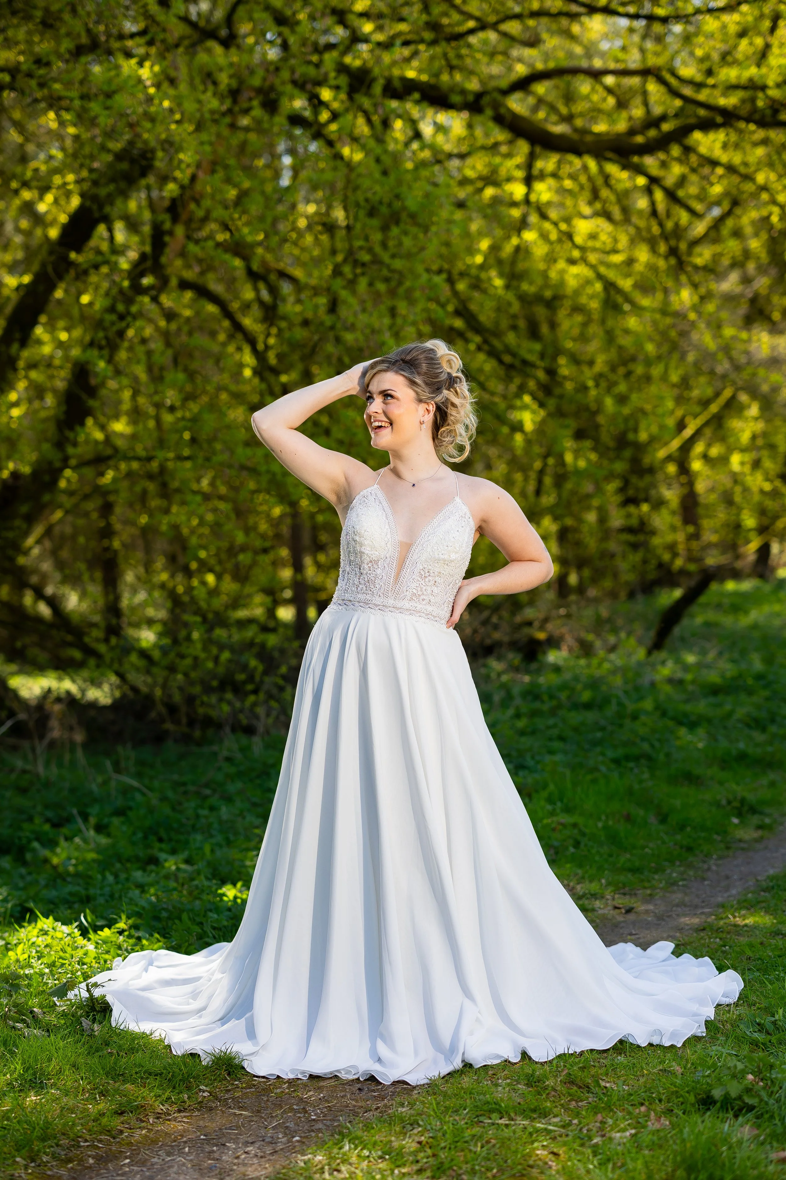 Frankie size 12 £499
Free Alterations & /Accessories of £99