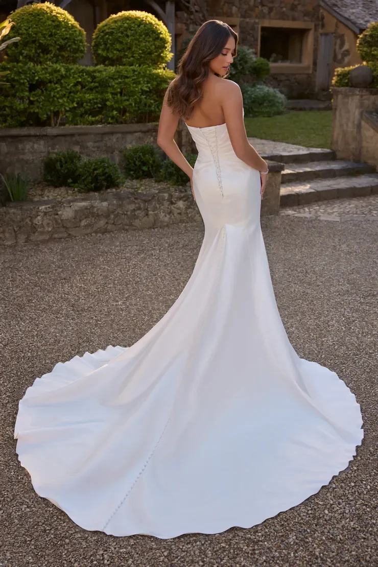 y3142_ivory_b.740.webp
