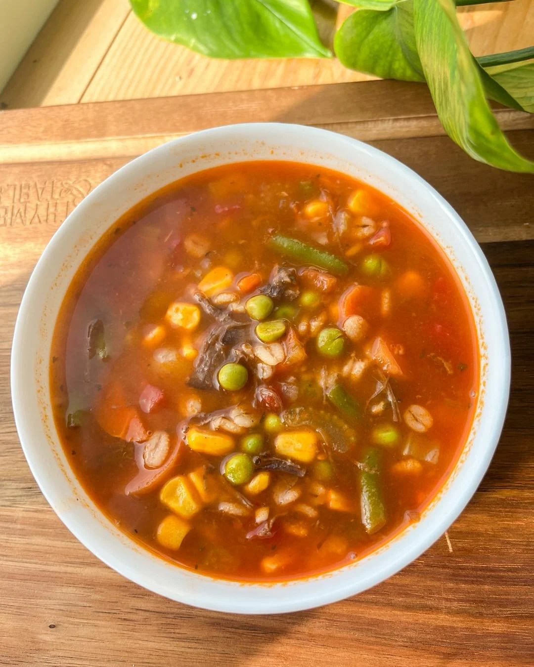 Happy Monday! 
Start your week off with a delicious lunch!
We have Vegetable Beef Barley Soup today. Get it with a piece of fresh sourdough bread made by Hannah Campeau! 
Can&rsquo;t wait to see you on this beautiful sunny day! ☀️