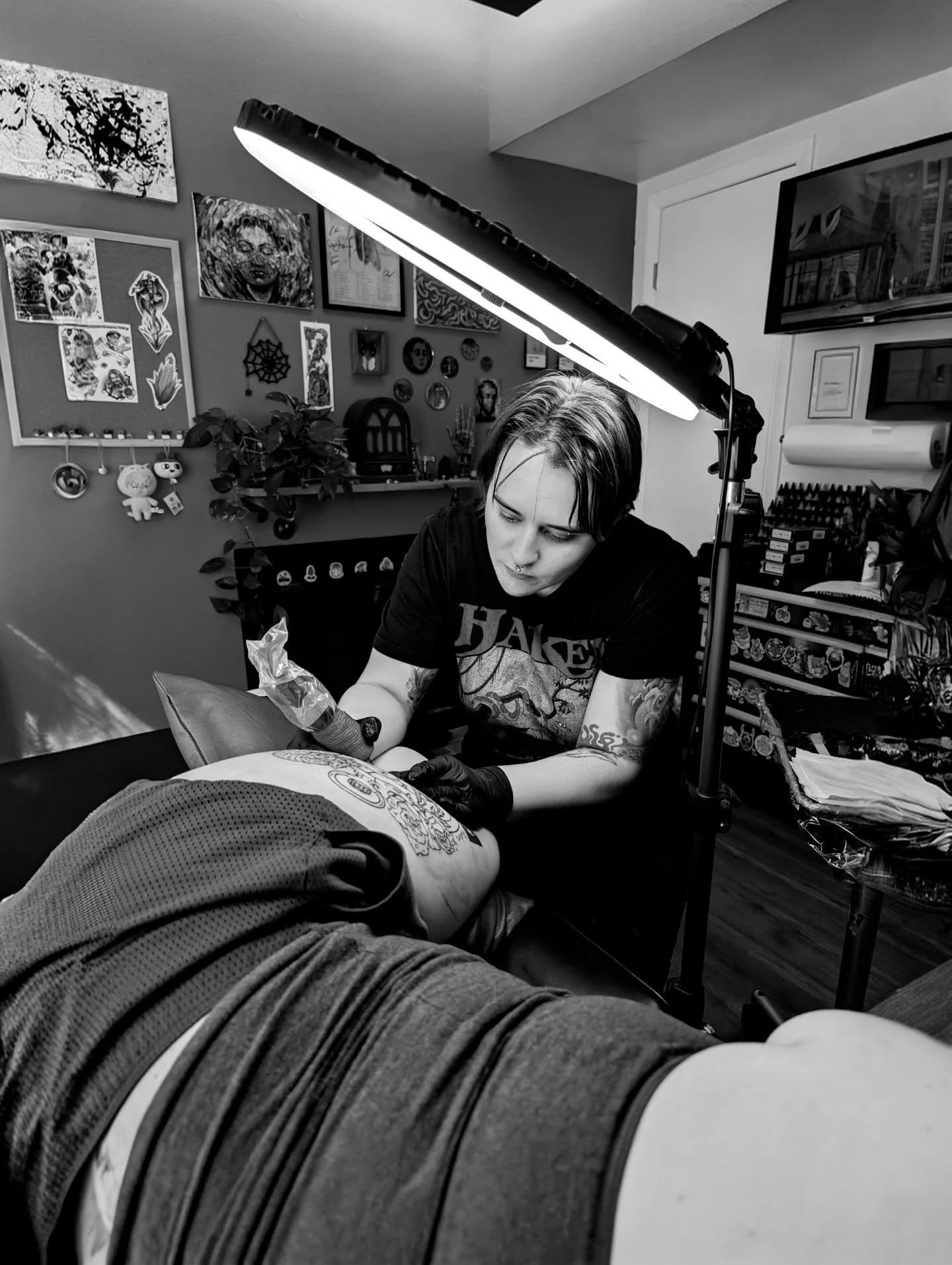 🍄NEW ARTIST ALERT🍄
Please welcome @lucky.clover.tattoo  as one of our newest artists at Terrapin Tattoo. Clover started with us in Dec 2025 and has been tattooing for over two years. 
Clover is an illustrative color, artist who loves bringing your 