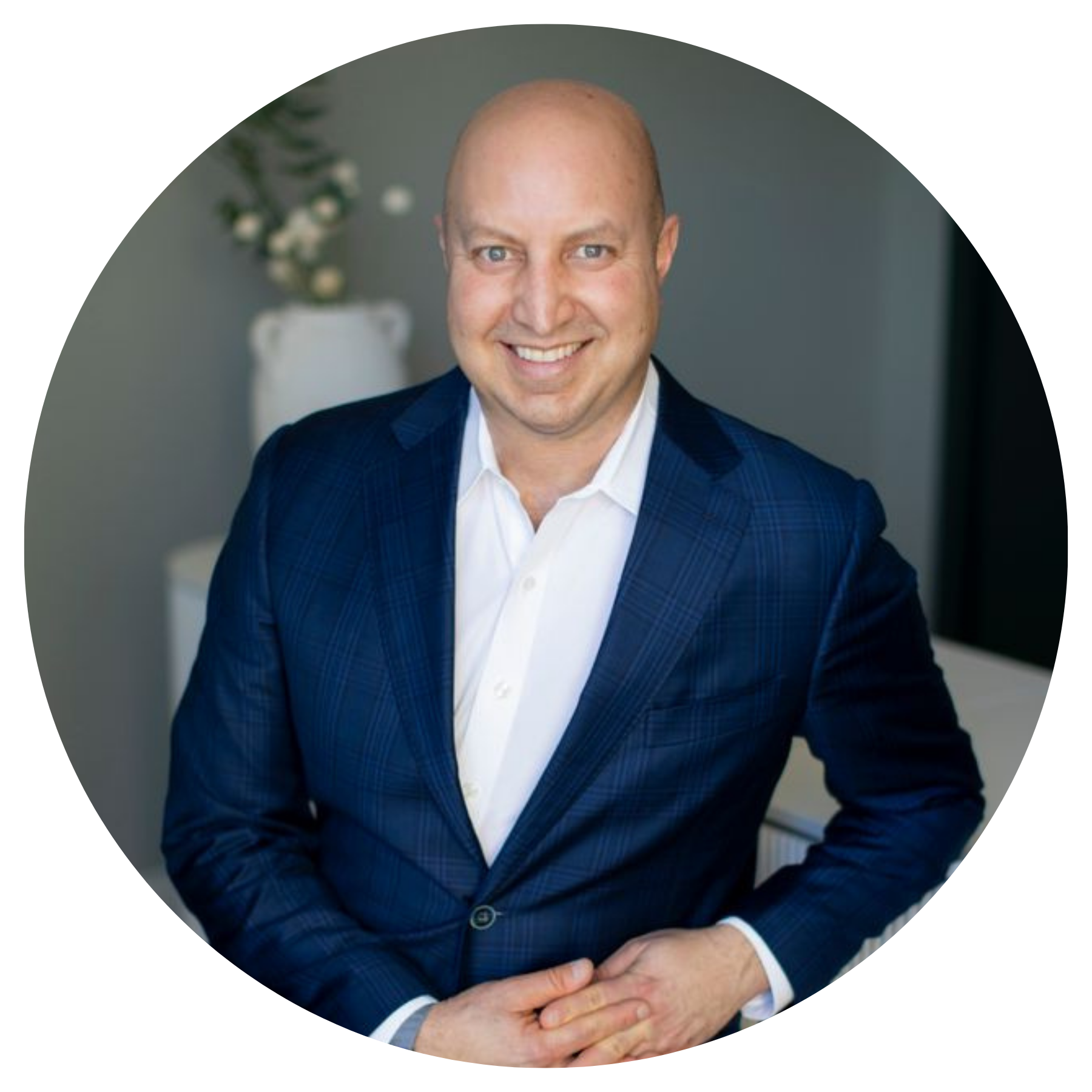 Dr. Faris Murad, board-certified, Mayo Clinic-trained physician and founder of Santé in Winnetka, IL