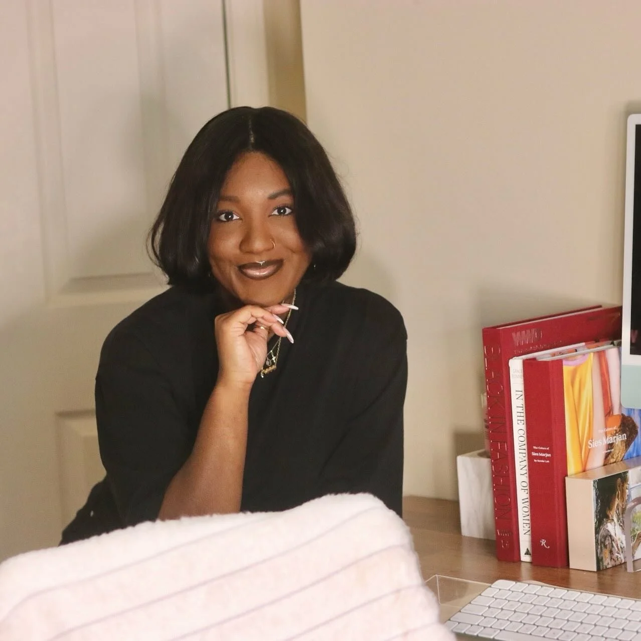 Joined the #boblife and took cutting things out of my life even further 🤷🏾&zwj;♀️.

Also, &ldquo;The Career Code&rdquo; by @hillarykerr and @katherinepower is relevant at EVERY stage of your career. 

#thecutlife #corporatebaddie #careerguidance #w