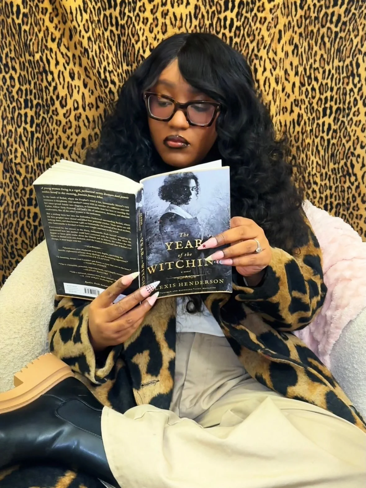 For the girls who are unafraid to seek answers&hellip;

The Year of the Witching by @lexish is changing my brain&rsquo;s chemistry so far. Though it does involve witches, there&rsquo;s heavy normalized religious cult-like behavior that hides abusive 
