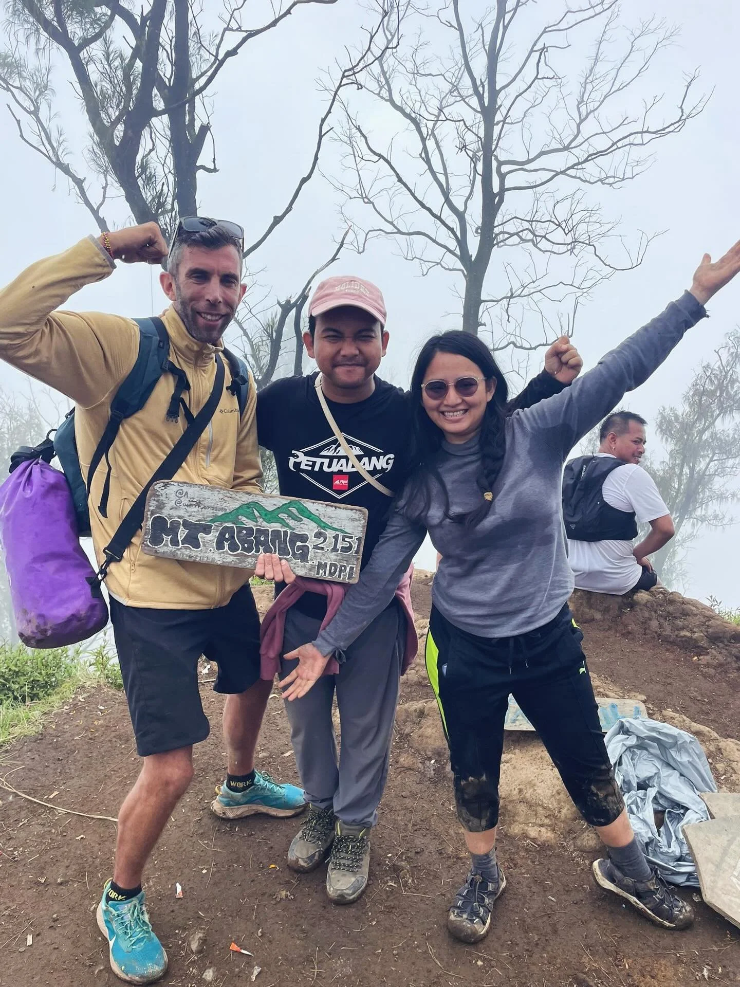 Team Awesome 💚 bonding with an epic hike at Mt Abang. Grateful to have such a great team of Mentors. 

#futurehumanschoolbali #mentorsmatter