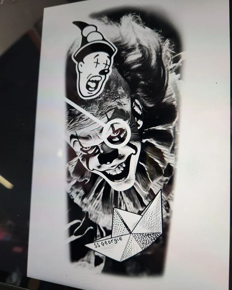 I've been wanting to do some more black and gray portrait work. I'd love to do this one! $400