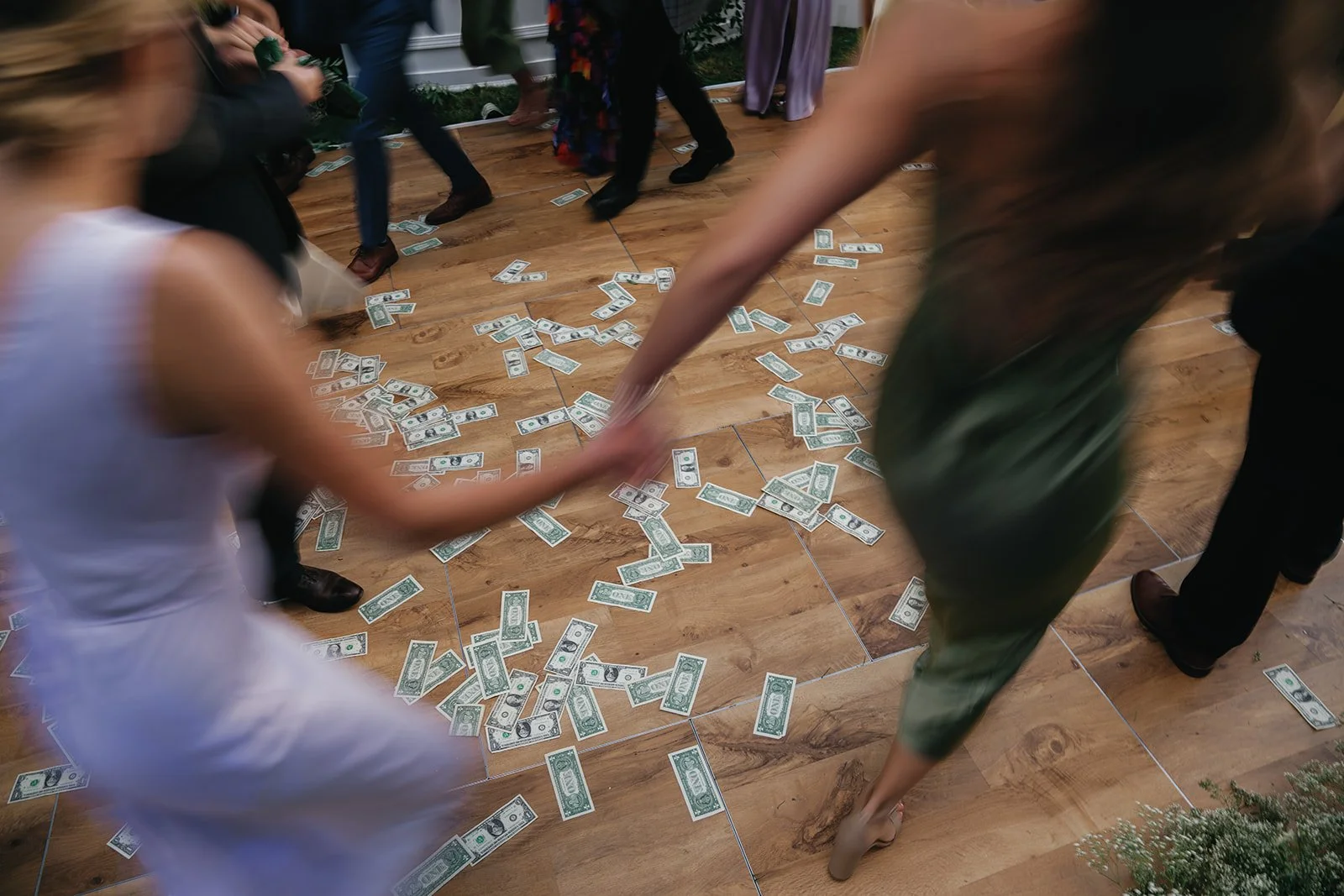 How Much Does a Wedding Cost in Michigan in 2026? A Realistic Breakdown