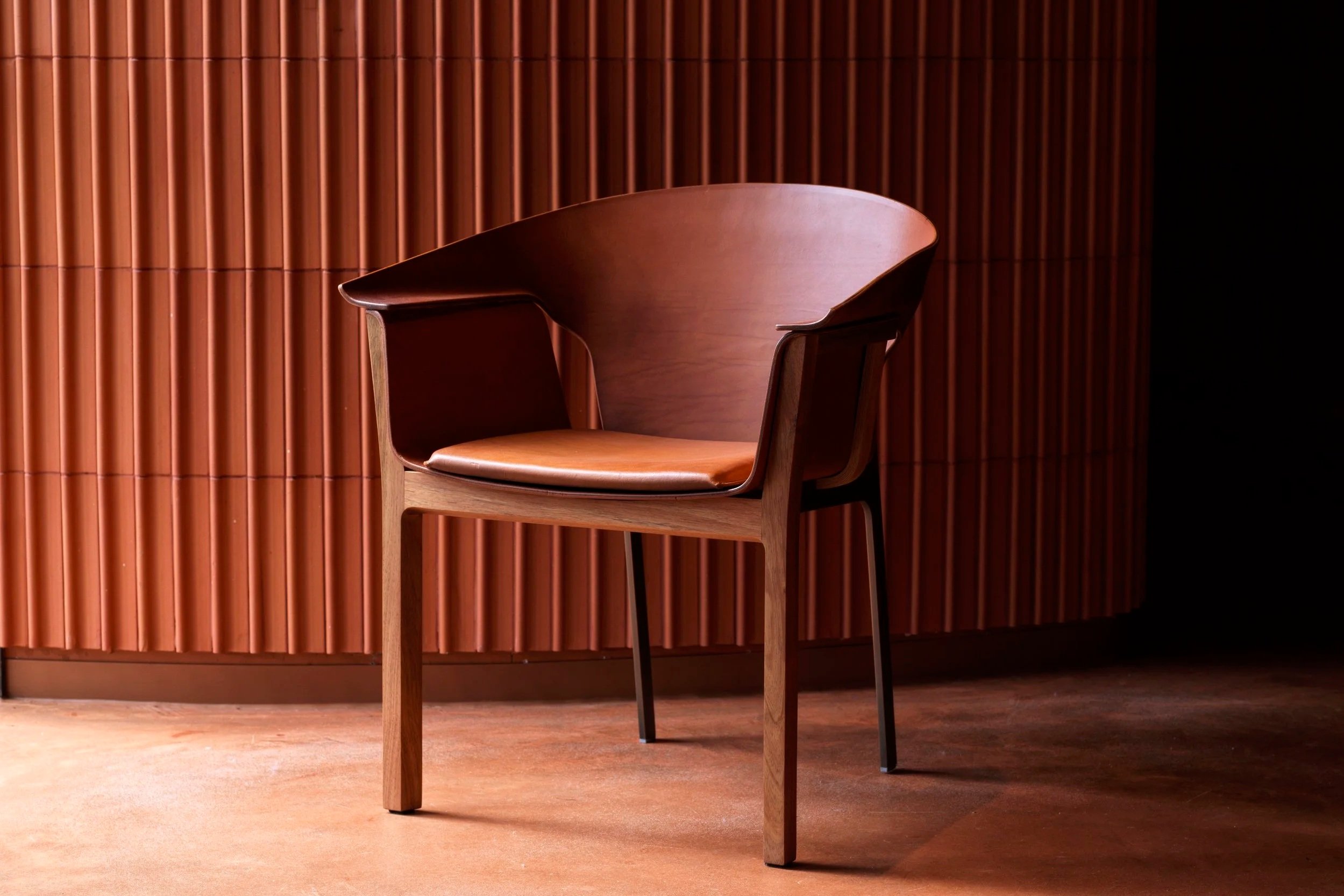 Jon+Goulder+Pavilion+Chair.+Pressed+Leather+seat+and+back+on+Blackwood+and+aluminium+frame.+Image+Jason+Loucas+.jpg