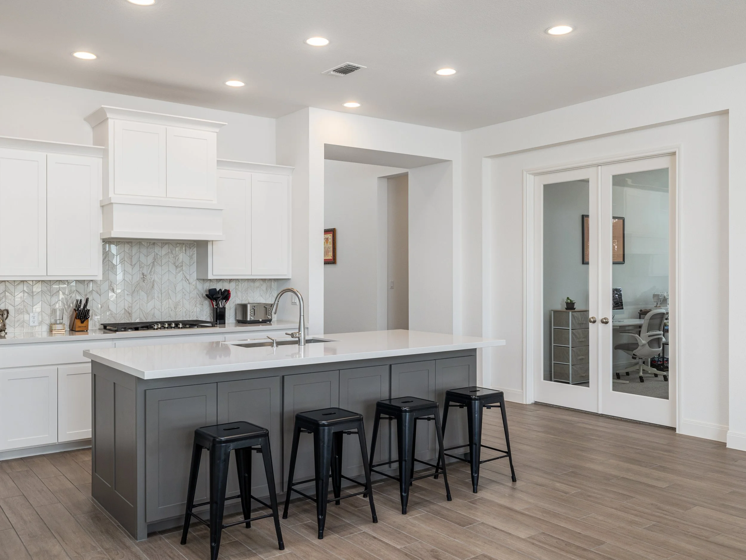 2025-09-08 - #1992 - Adam Croan - 109 Amber Oak Ln, Georgetown, TX 78628 (7 of 43).jpg