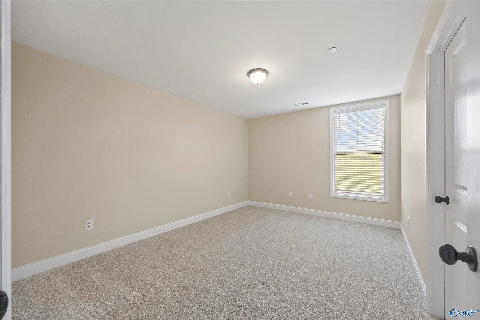 120 Park Square Lane 12.webp