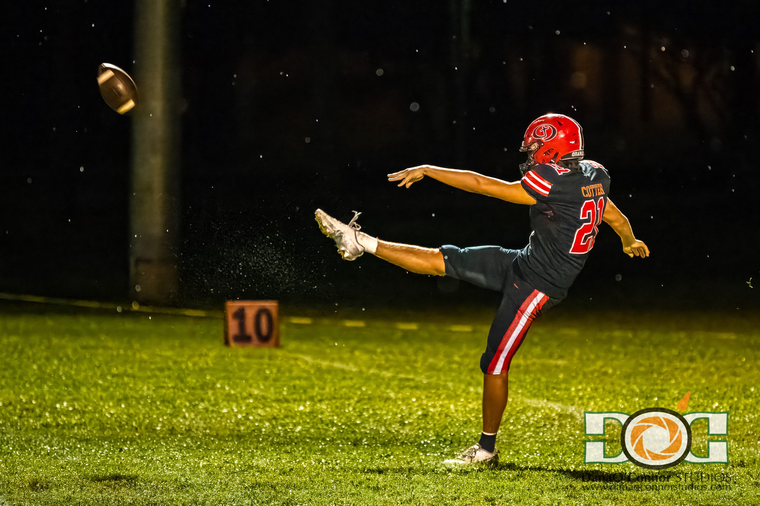 2025-208-21_Football_Orangewood-vs-Taylor-94-2.jpg