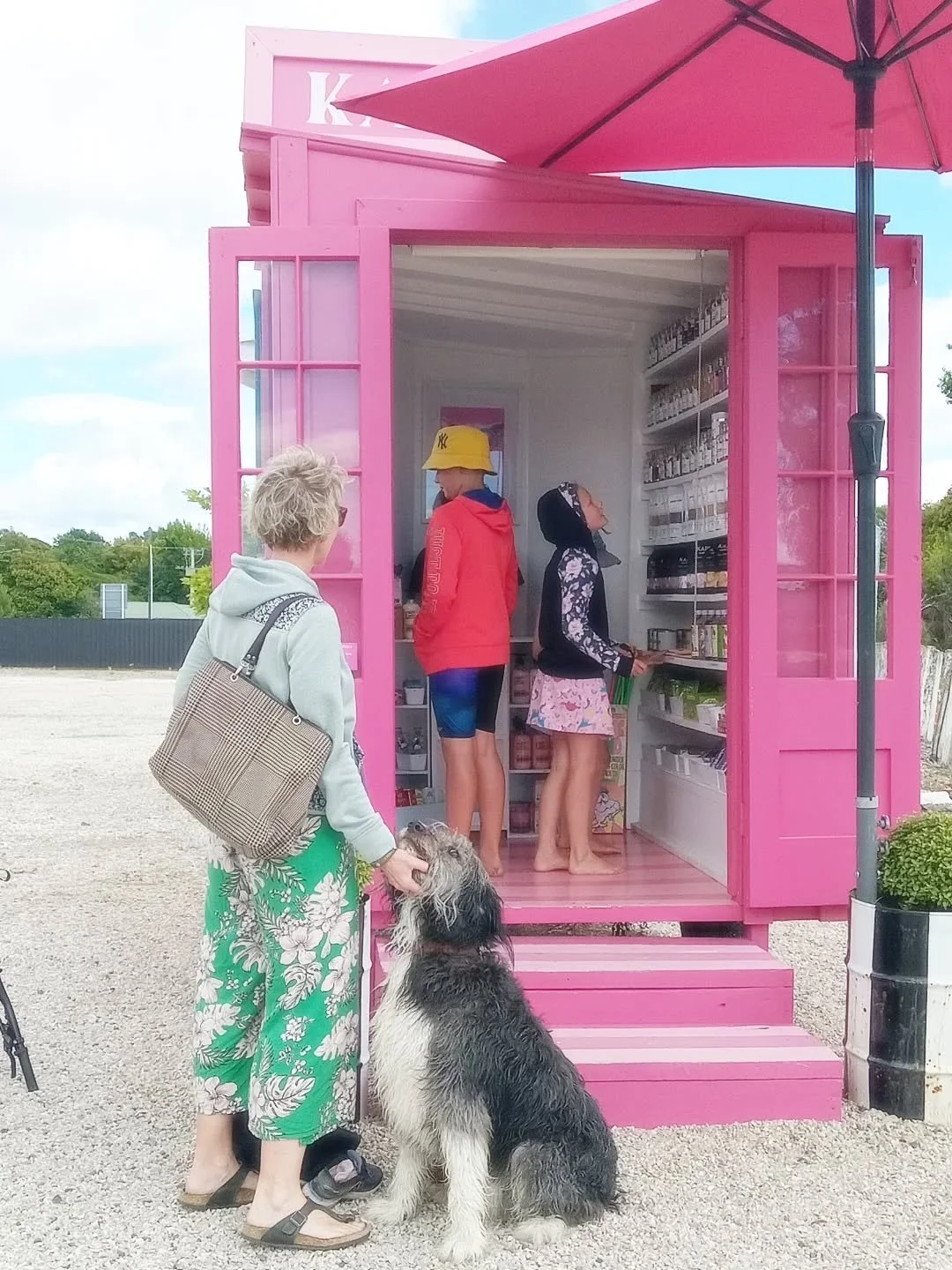 Summer = salty swims, sandy feet &amp; KANDĒ treats ☀