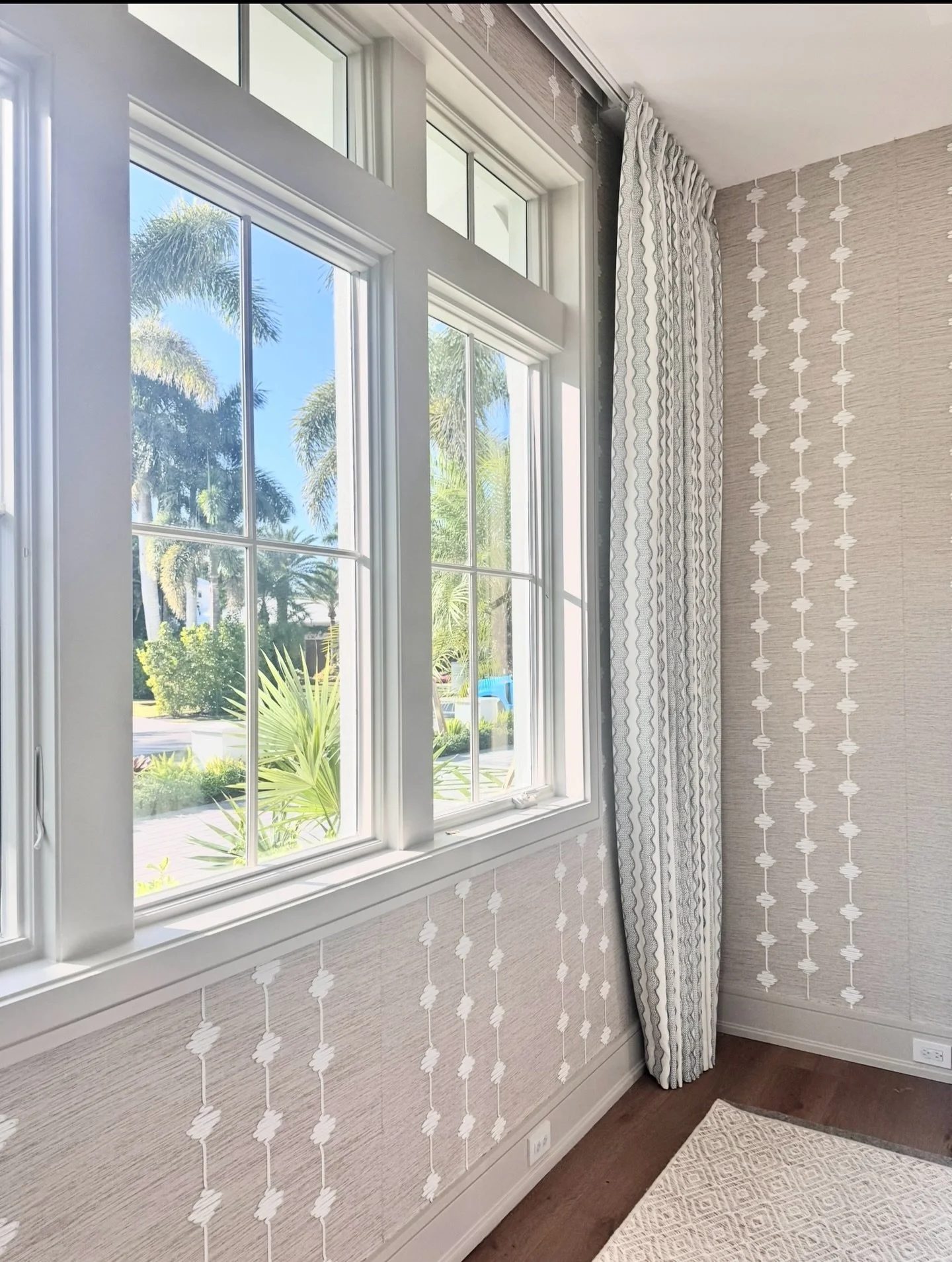 Luxury Wallpaper Installation for High-End Homes &amp; New Construction in Naples, Florida

Transform your interiors with premium luxury wallpaper installation designed for upscale homes, custom builds, and modern new construction projects in Naples,