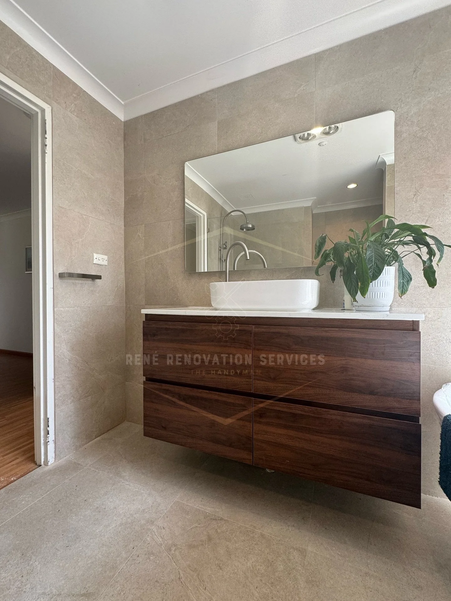 🚿✨ Bathroom Fit-Off Complete! ✨🚿

Just wrapped up a fresh bathroom finish, including:
✔️ Sleek shower screens installed
✔️ Modern vanities fitted perfectly
✔️ Mirrors hung with precision
✔️ Towel racks in the right reach
✔️ Toilet roll holders neat