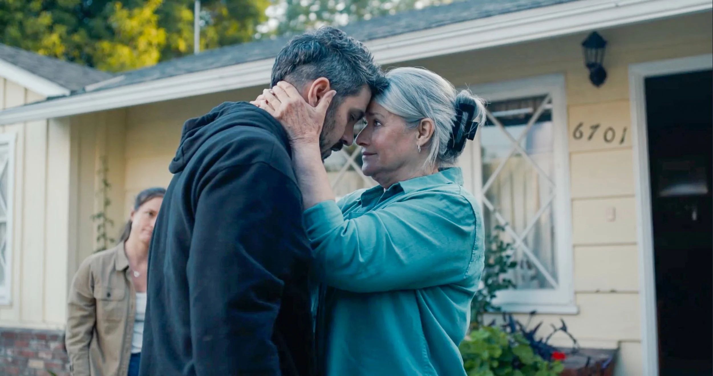 MMM 11 Nancy saying goodbye to Kevin 4.jpeg