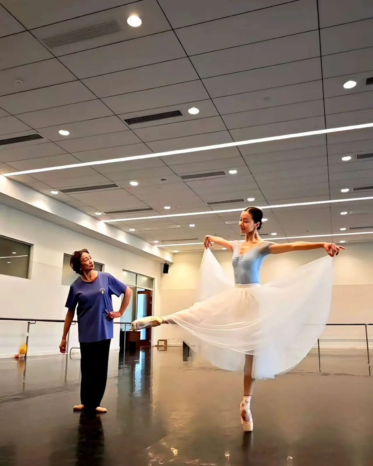 Wild how life comes full circle sometimes. One day you’re a kid at the barre, trying not to wobble, and the next you’re (somehow??) an adult getting coached by the same person who taught you pliés back in the day. 
So much love fo