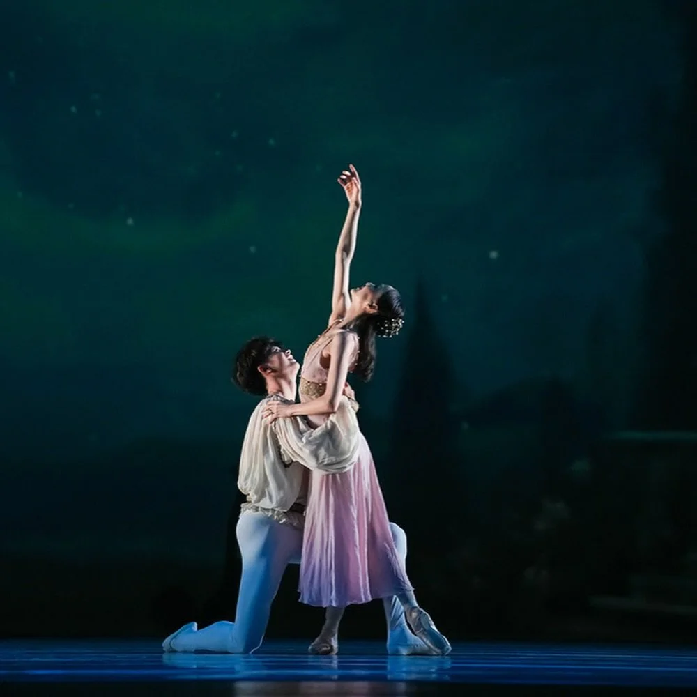 Moments of Juliet this summer at the @glory_balletgala ✨
Thanks @kaloyan.b for give me the opportunity to dance a such beautiful pas ✨ had a wonderful time working with you in the studio 🫶🏻
Of course dancing this piece with my little “brother