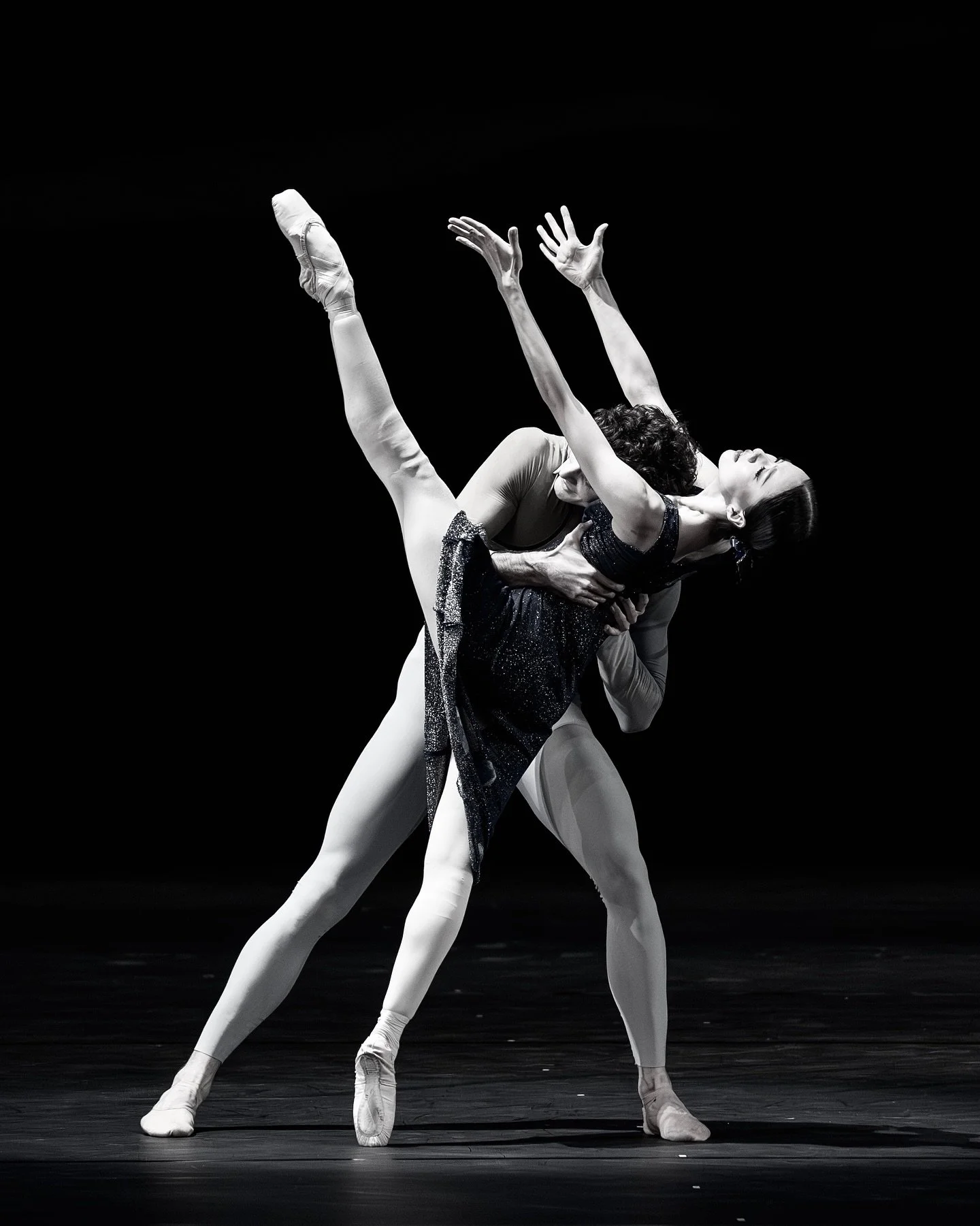 🖤“Monument for a dead boy “🖤
📸: @altin.kaftira @nationaleoperaballet