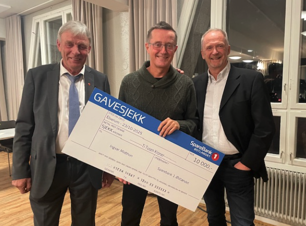 Ingvar Midthun mottok hedersprisen “Årets Internasjonale Elverumsing”