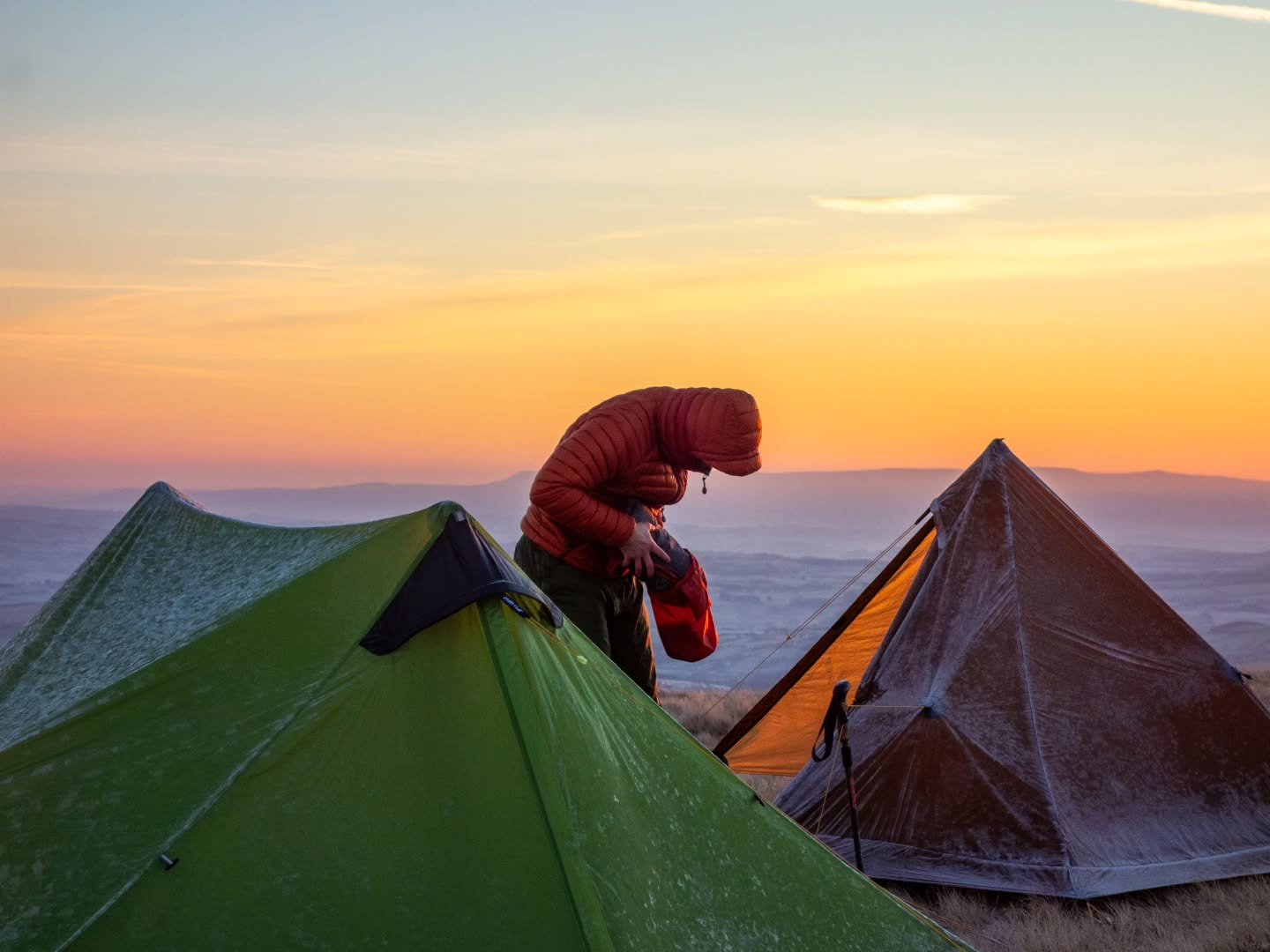 Escaping to the Brecon Beacons in winter and watching the sunrise and set is a truly magical place to be when with some great friends! 

#Wales #breconbeacons #camping #hiking #sunrise #outdoorgear #adventurephotographer