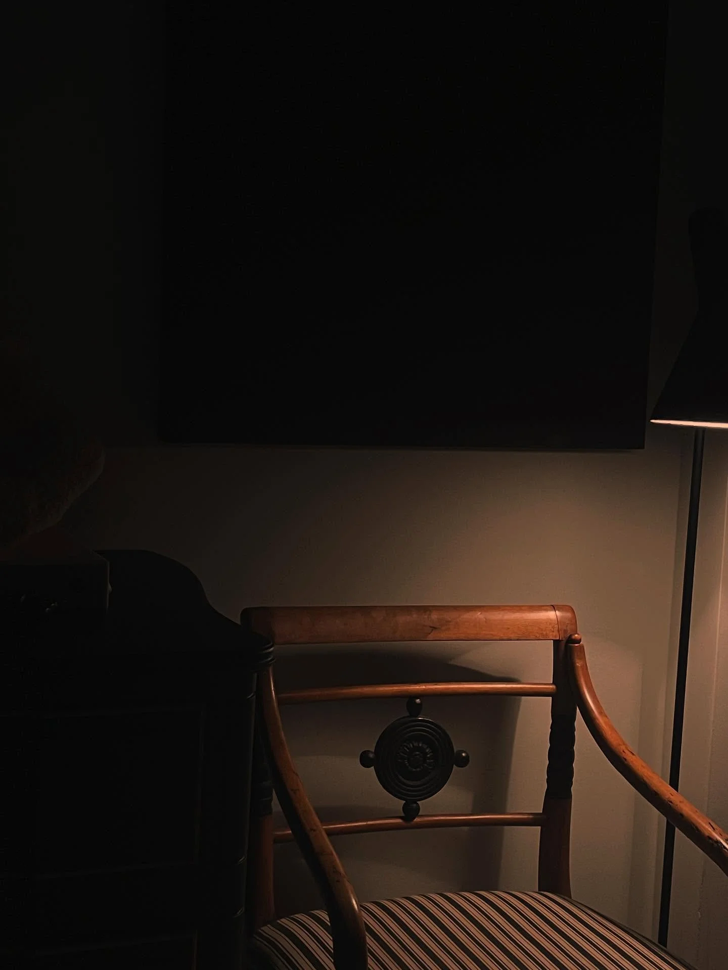 Mood lighting makes furniture look that much better.

#furniture #interiordesign#interiorstyling #decor #interiorstyling #interi&oslash;r #style#interiors #lighting #light