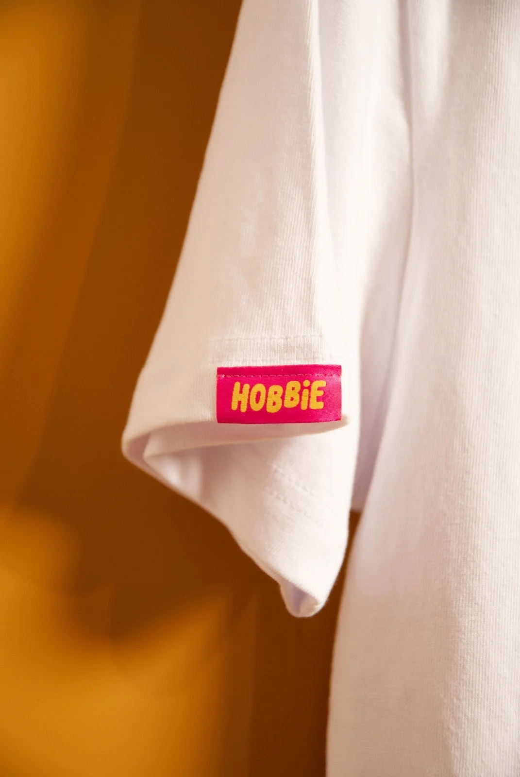 Hobbie cotton weave sleeve label.