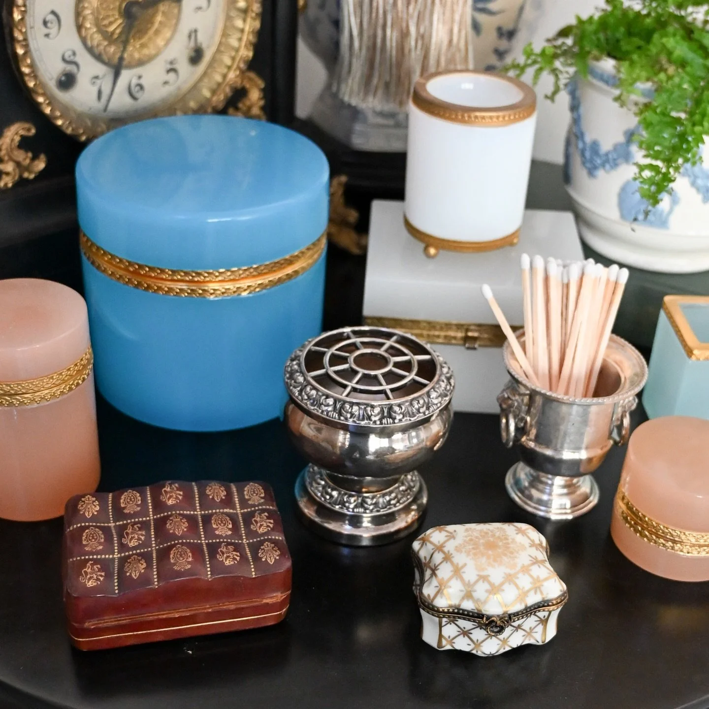 Happy Friday! I&rsquo;ll be posting items to stories through the weekend. Be sure to check there and on the website for all the beautiful pieces available at parkavenueco.com ✨