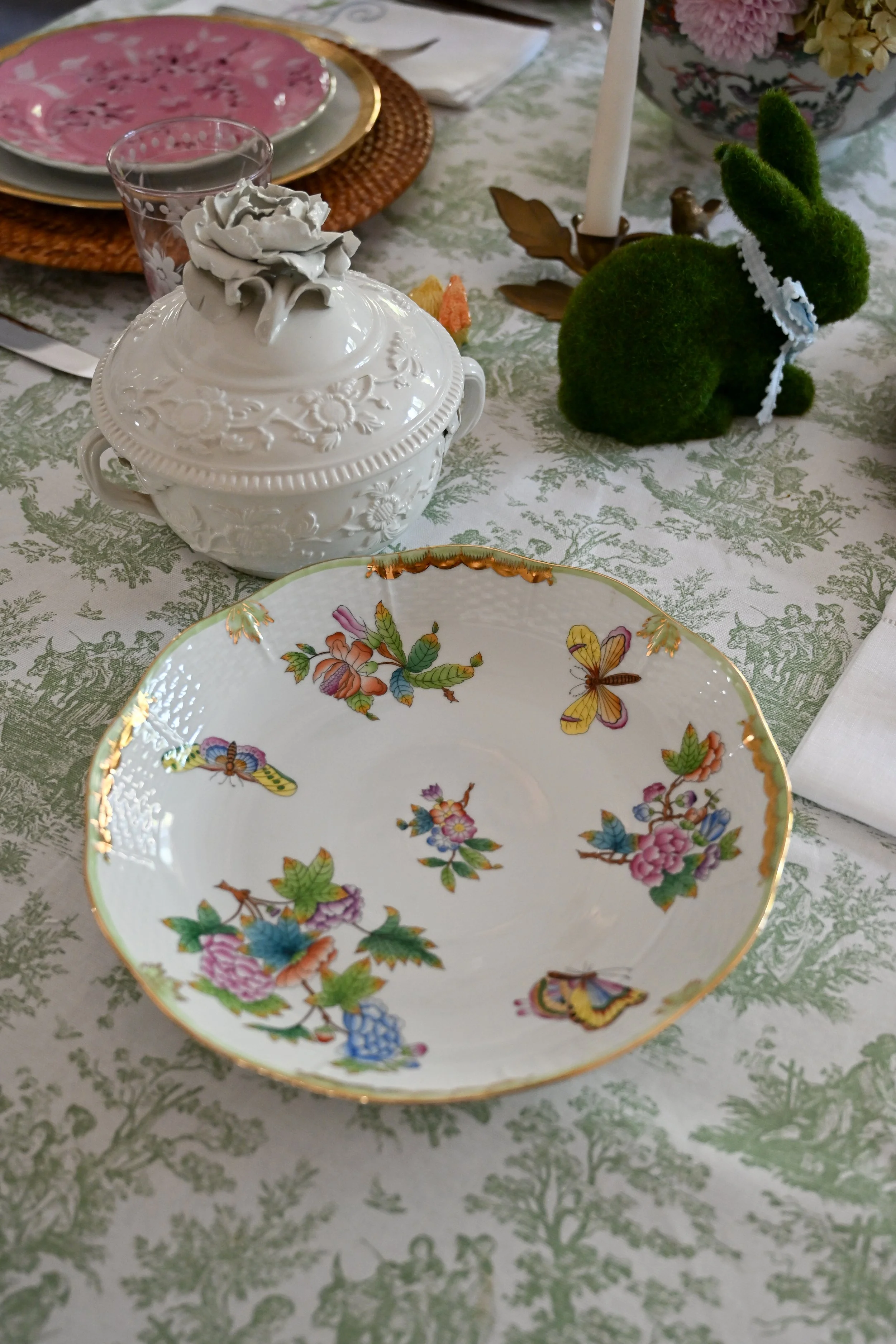 10" Round Vegetable Bowl Herend Queen Victoria
