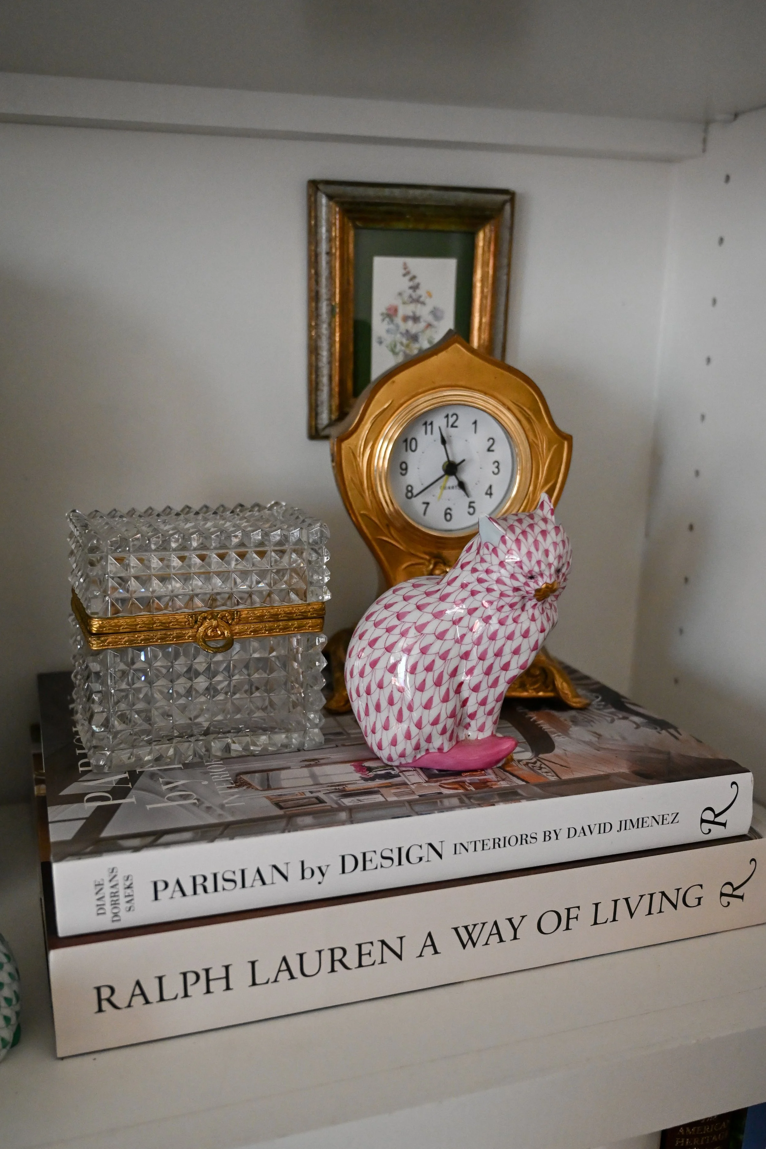 Herend Sitting Cat in Raspberry