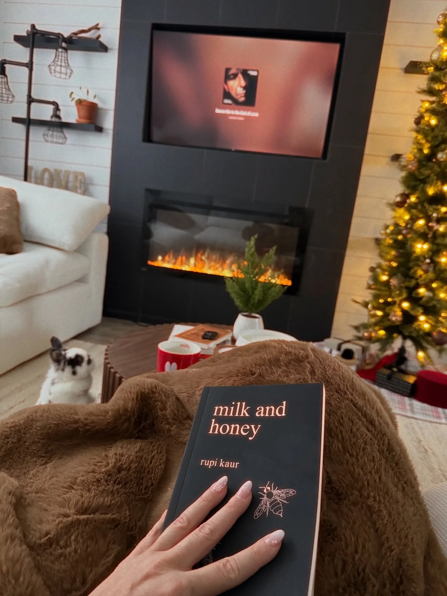 Different kind of wealth&hellip;
Soft mornings, where time forgets to rush 🥰

Happy Soulful Saturday to my beautiful community &hearts;️

Today is a gentle reminder to slow your breath, soften your heart, and allow yourself a moment of peace. In the