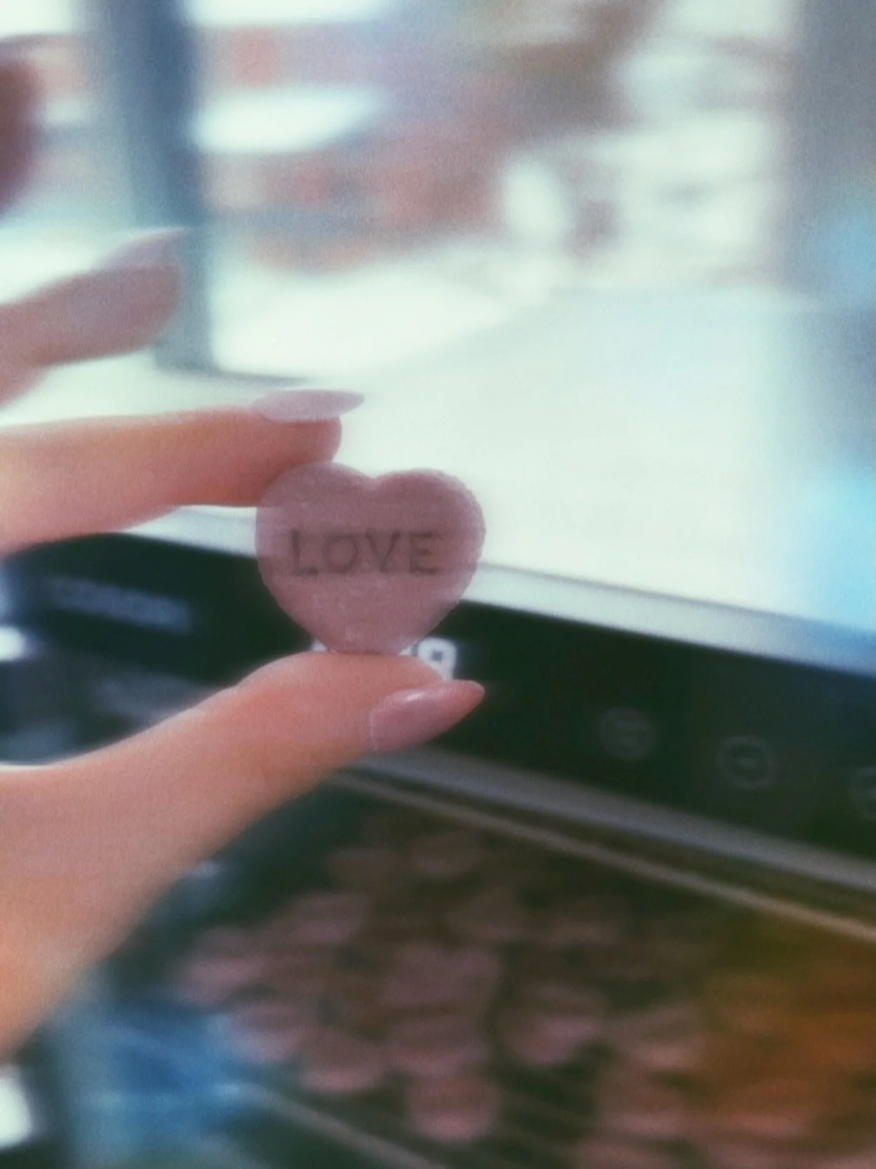 Choose love. It&rsquo;s the only thing that always matters...

We&rsquo;re baking our Valentine&rsquo;s Collection&hellip;fur babes deserve romance too 🤍&hearts;️

&ldquo;ᗰᗩY ᗩᒪᒪ TᕼE ᕼOᑭᑭEᖇᔕ ᗩᑎᗪ ᗷᗩᖇKEᖇᔕ ᗷE ᕼIᑭᑭITY, ᕼOᑭᑭITY, ᗯᗩGGITY, ᗩᑎᗪ ᒪIᐯE ᕼᗩᑭᑭIᒪY