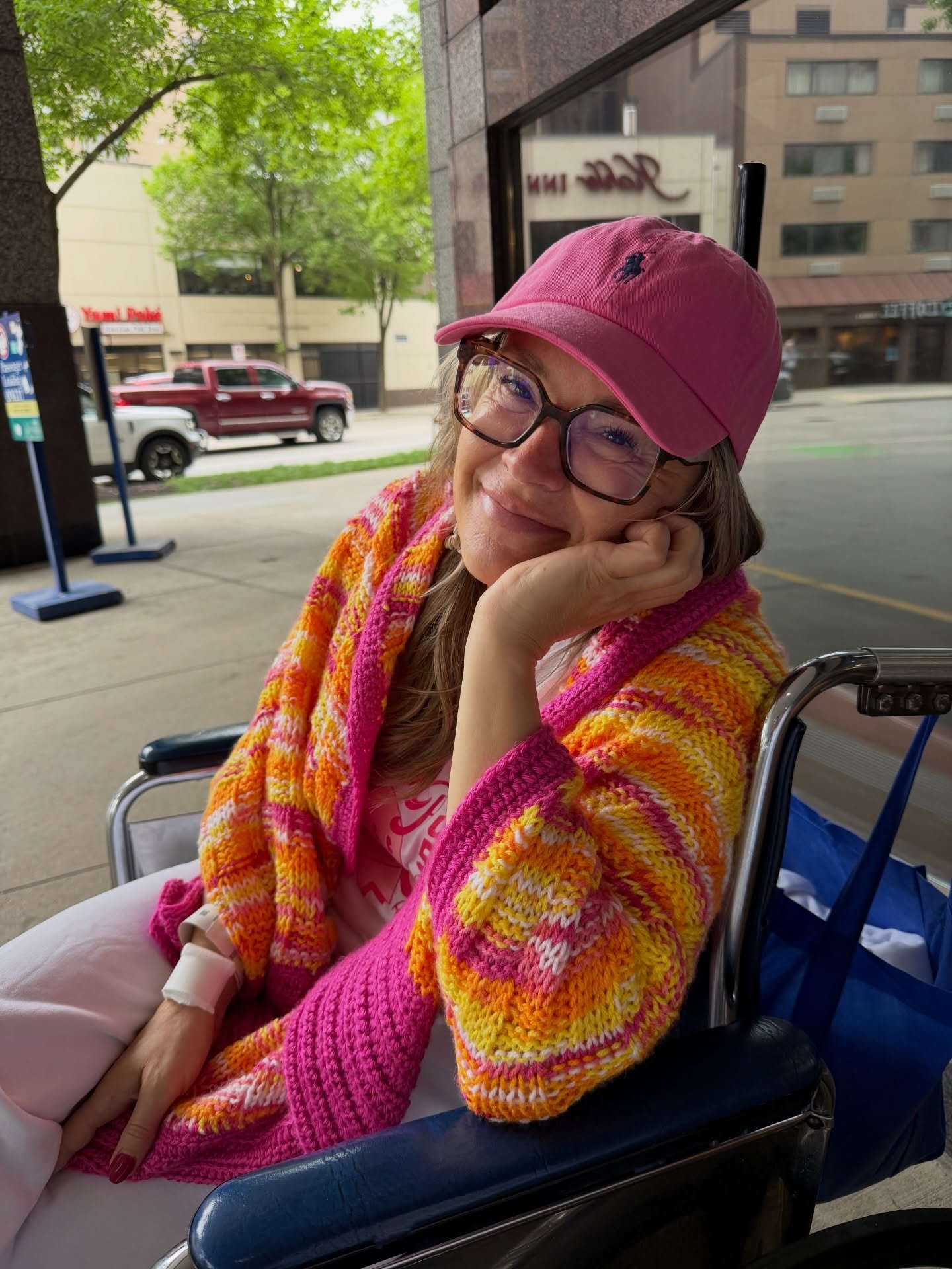 💖 An update for Team Annalee! 💖

The surgery went very well! The tumor was small and her lymph nodes were negative! 

Thank you to everyone for all of your support leading up to this moment and throughout today. Your love, prayers and support have 