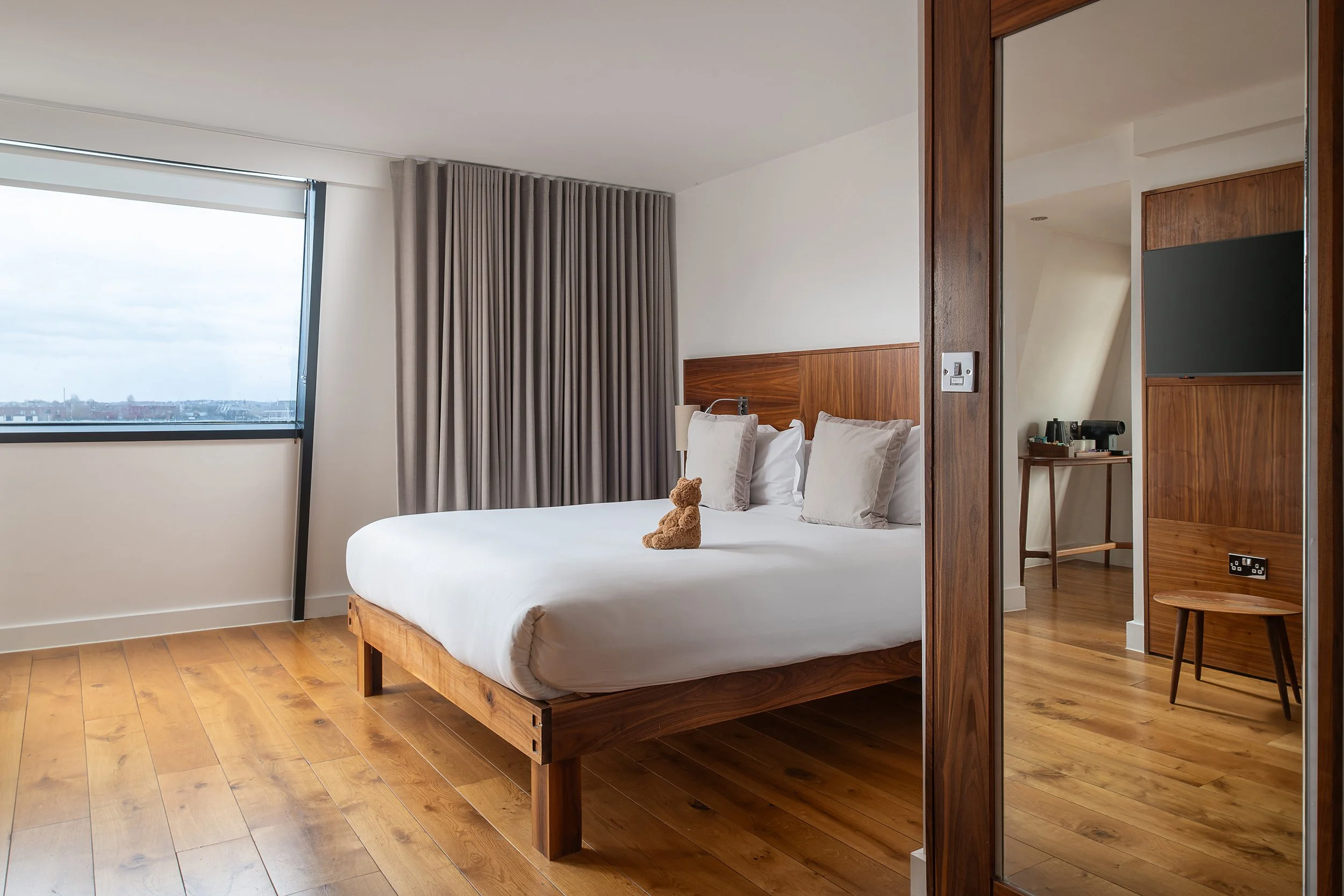 Luxury International Hotel & Resort Photography by Si Ranshaw