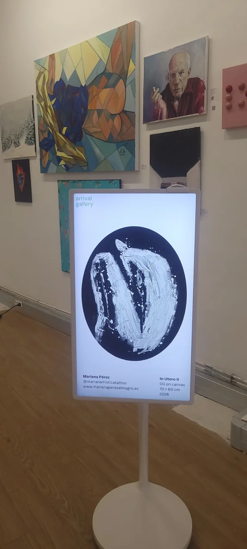 Arrival Gallery Paris photography showcase on digital screen