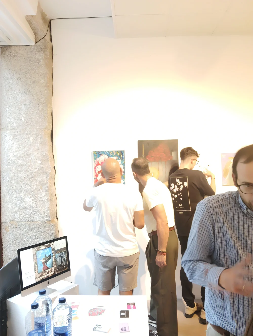 Arrival Gallery Madrid digital artwork display on screen