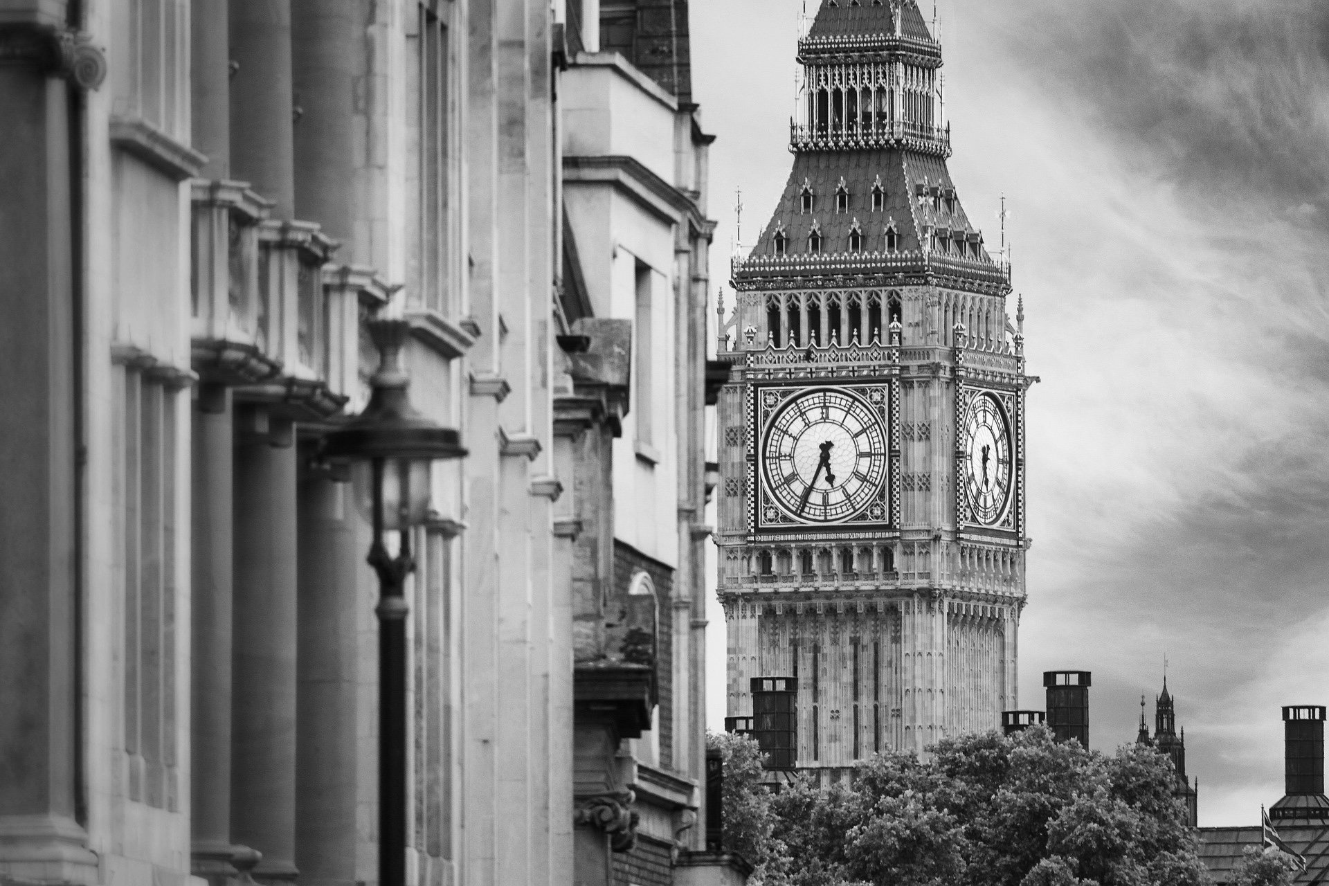 Why Exhibit Your Art in London?