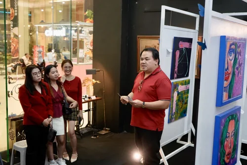 Visitors at an Arrival Gallery Manila exhibition opening