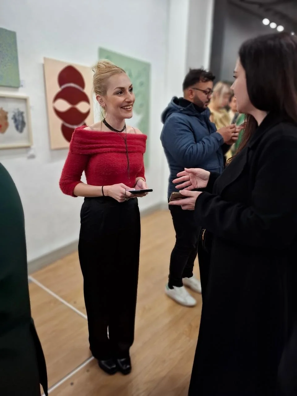 Apply for an opportunity to be part of our Paris art show