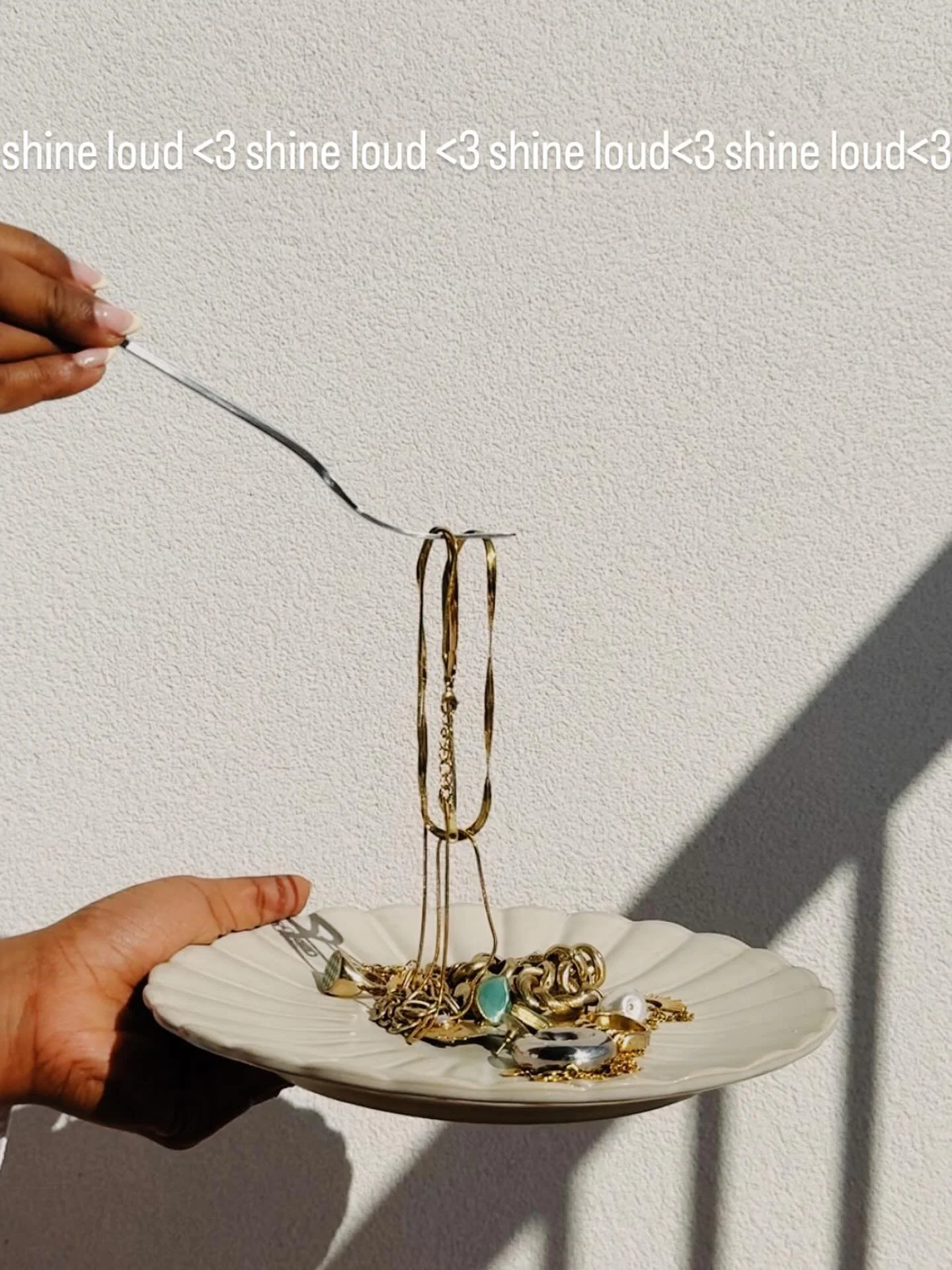 servings looks, not lunch 🍴 ✨ 

#london #londonsmallbusiness #londonjewellery #chunkyjewelry 
Bold jewellery London chunky earrings