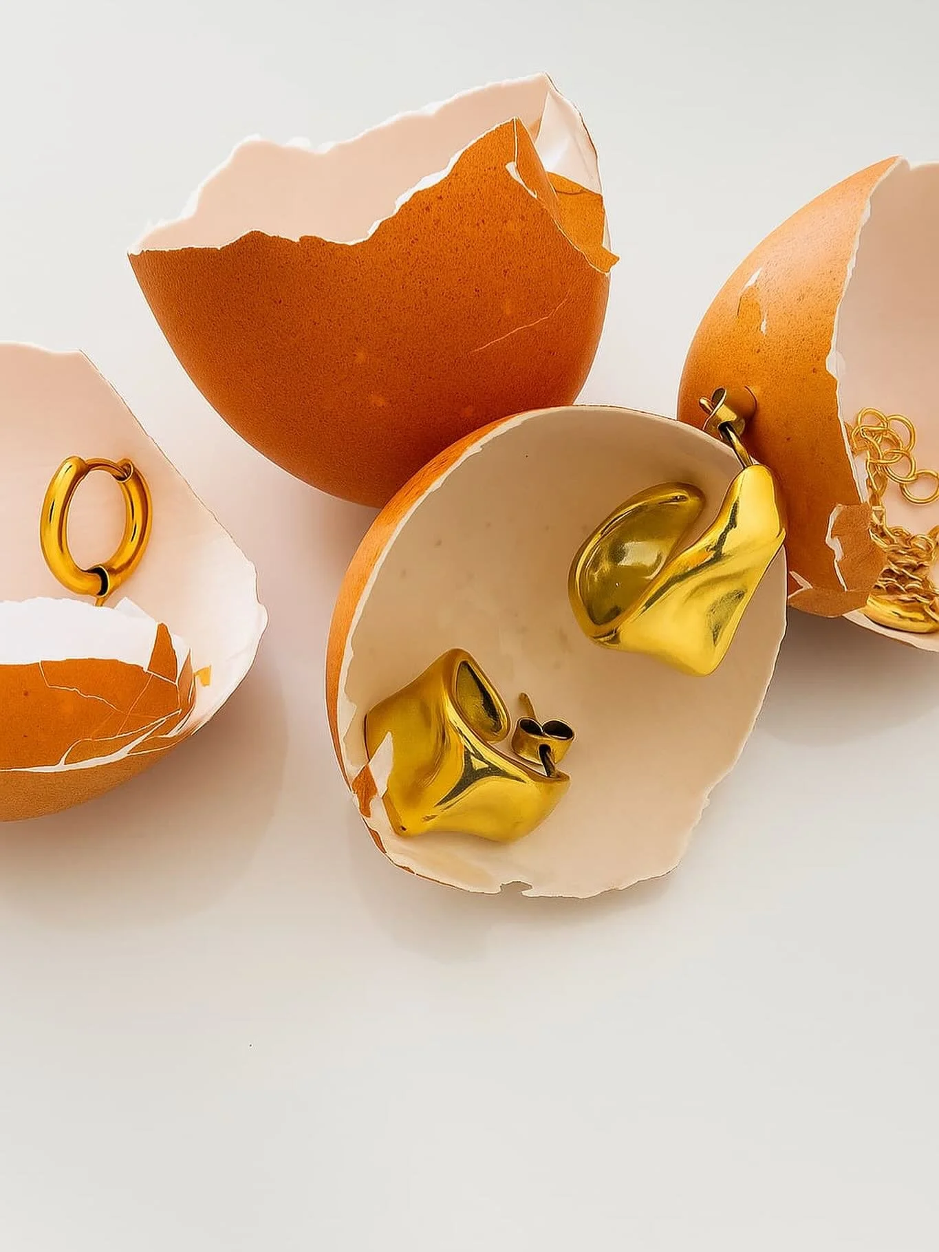 Don&rsquo;t forget your protein&hellip;. and your sparkle 🥚 

#eggstraglam #jewelry #minimaljewelry #statementearrings #everydayjewelry #goldhoops #oraayaonyou